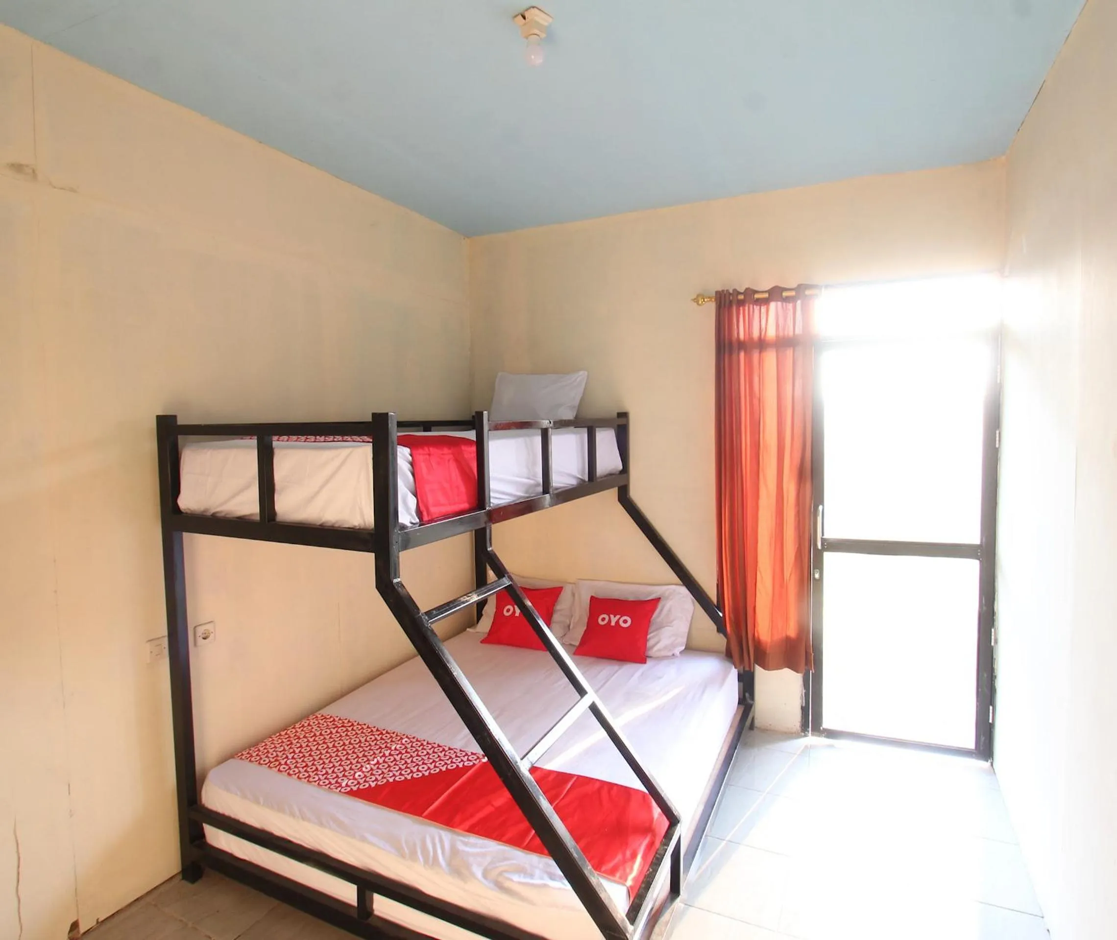 Standard Double Room in OYO 93121 Abi Bungalow & Hostel