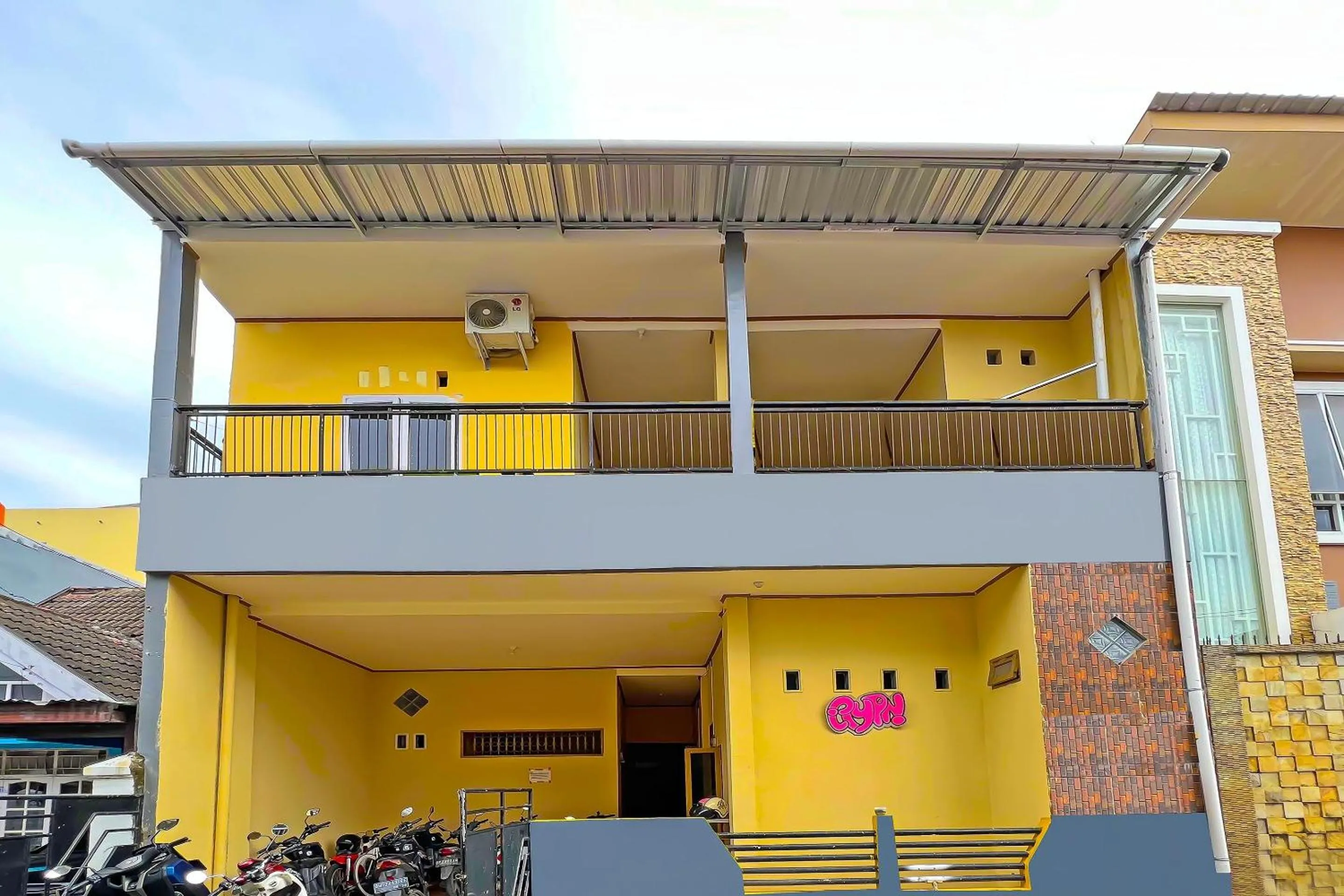 Facade/entrance in Hotel O Wisma Dg Tata