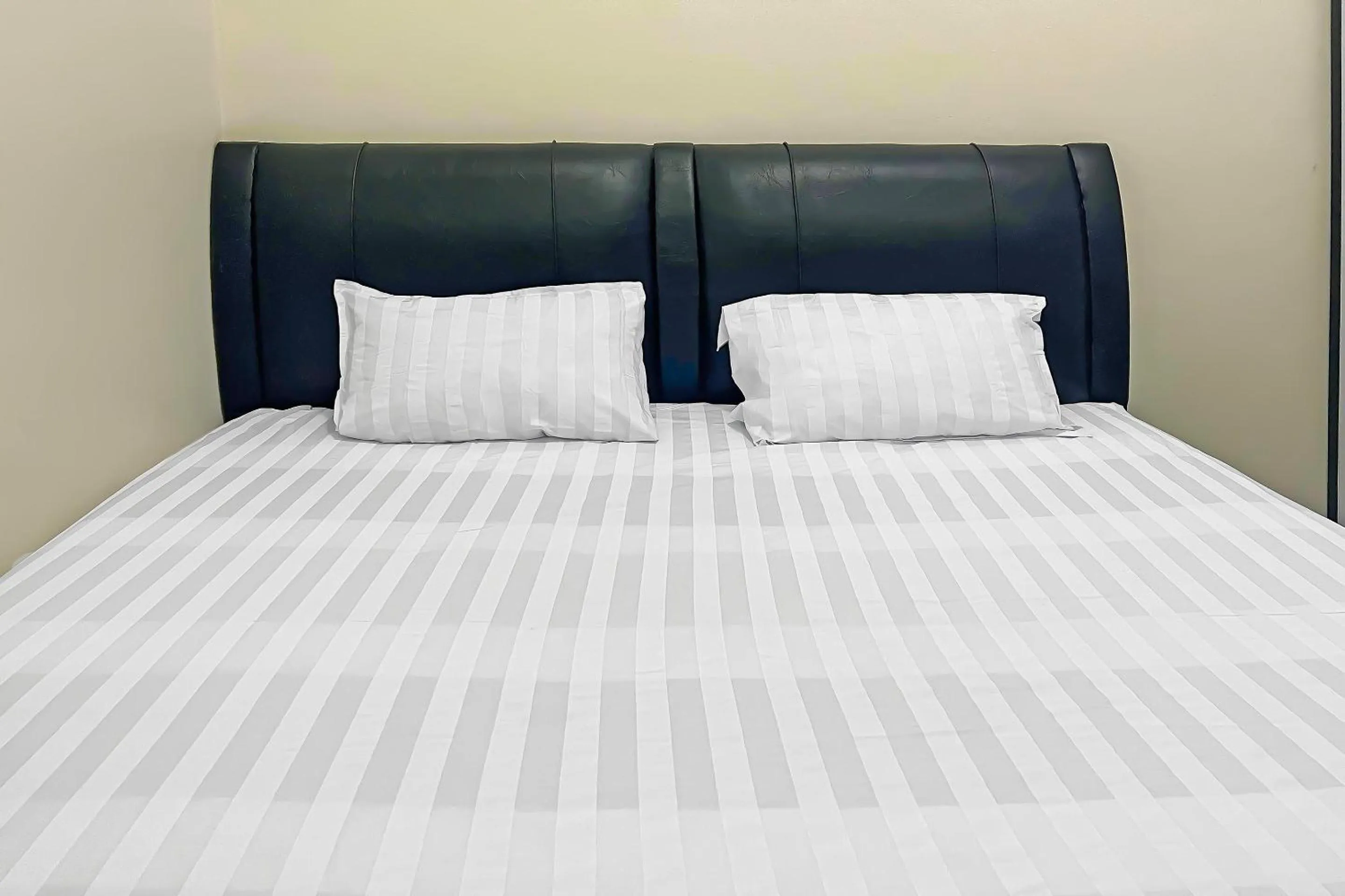 Bedroom, Bed in Hotel O Wisma Dg Tata