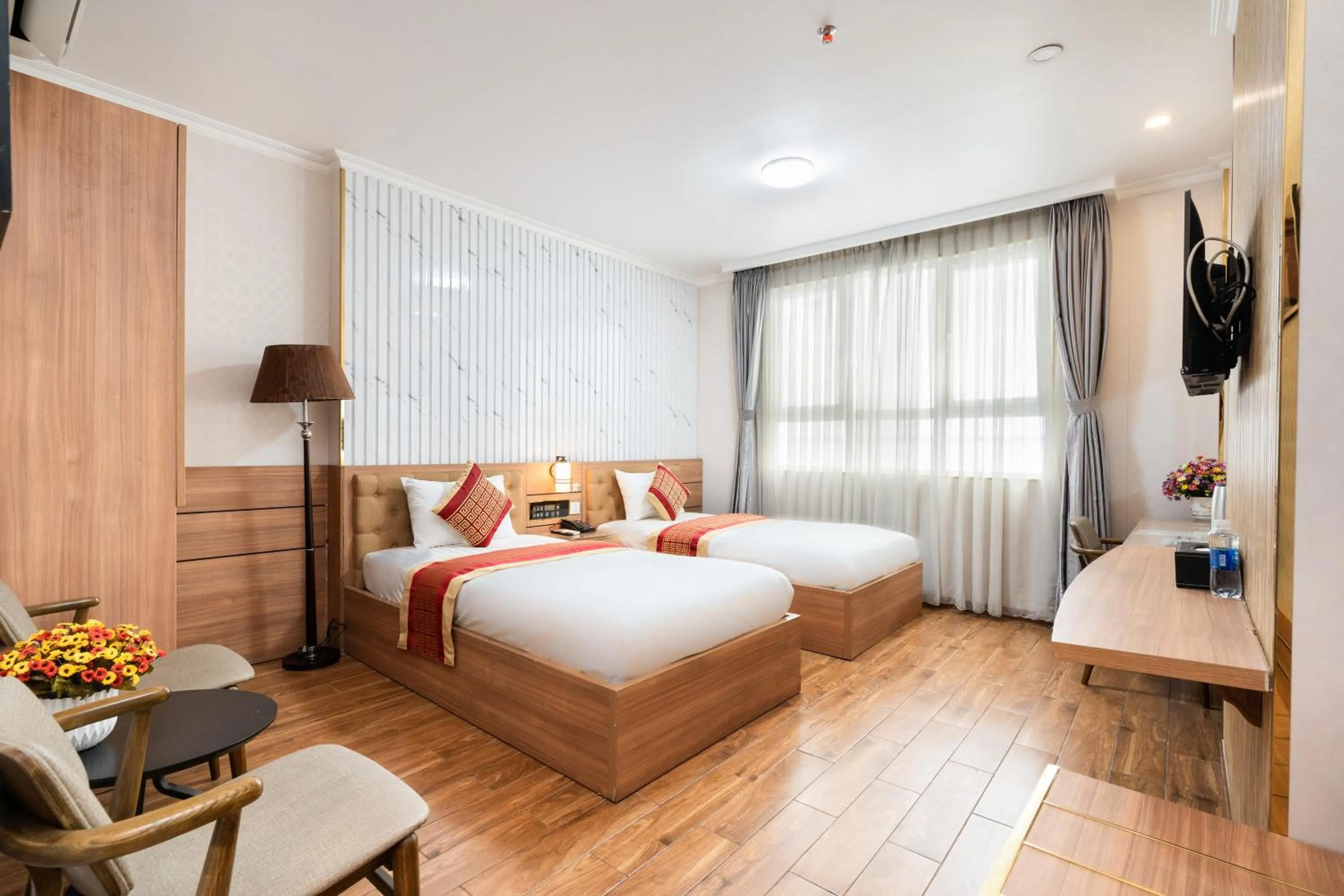 Bed in Luna Saigon Hotel - Bui Vien Walking Street