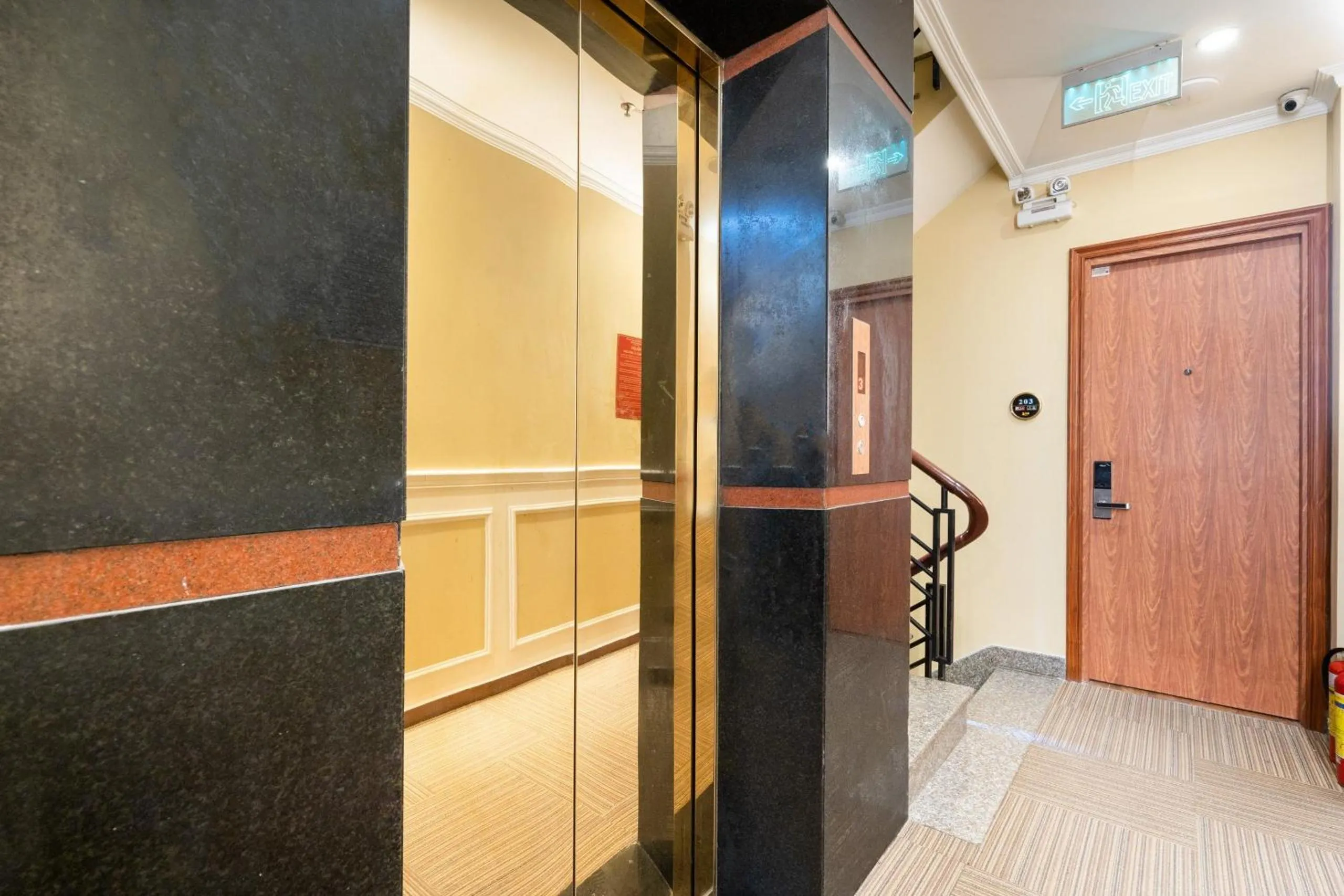 Luna Saigon Hotel - Bui Vien Walking Street