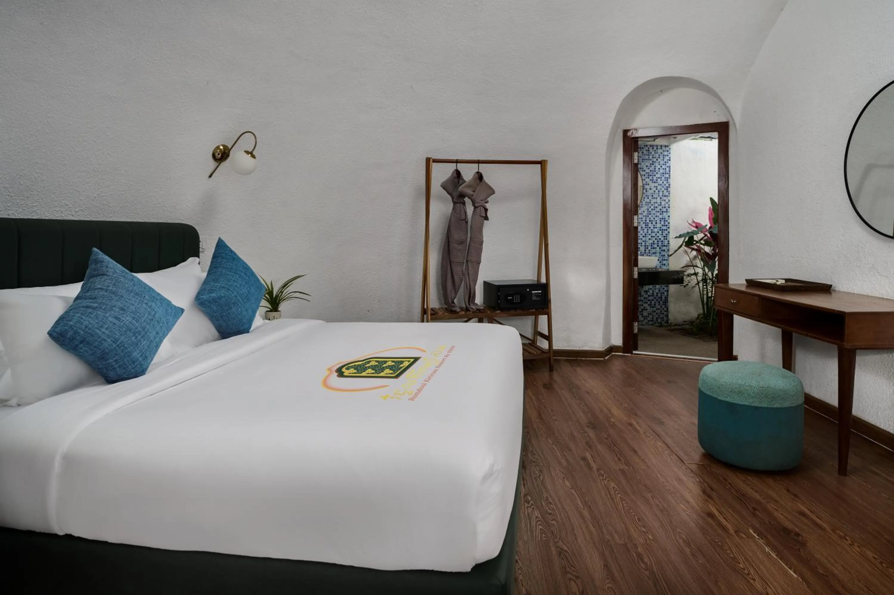 Bedroom, Bed in Romdoul Kirirom Resort by EHM