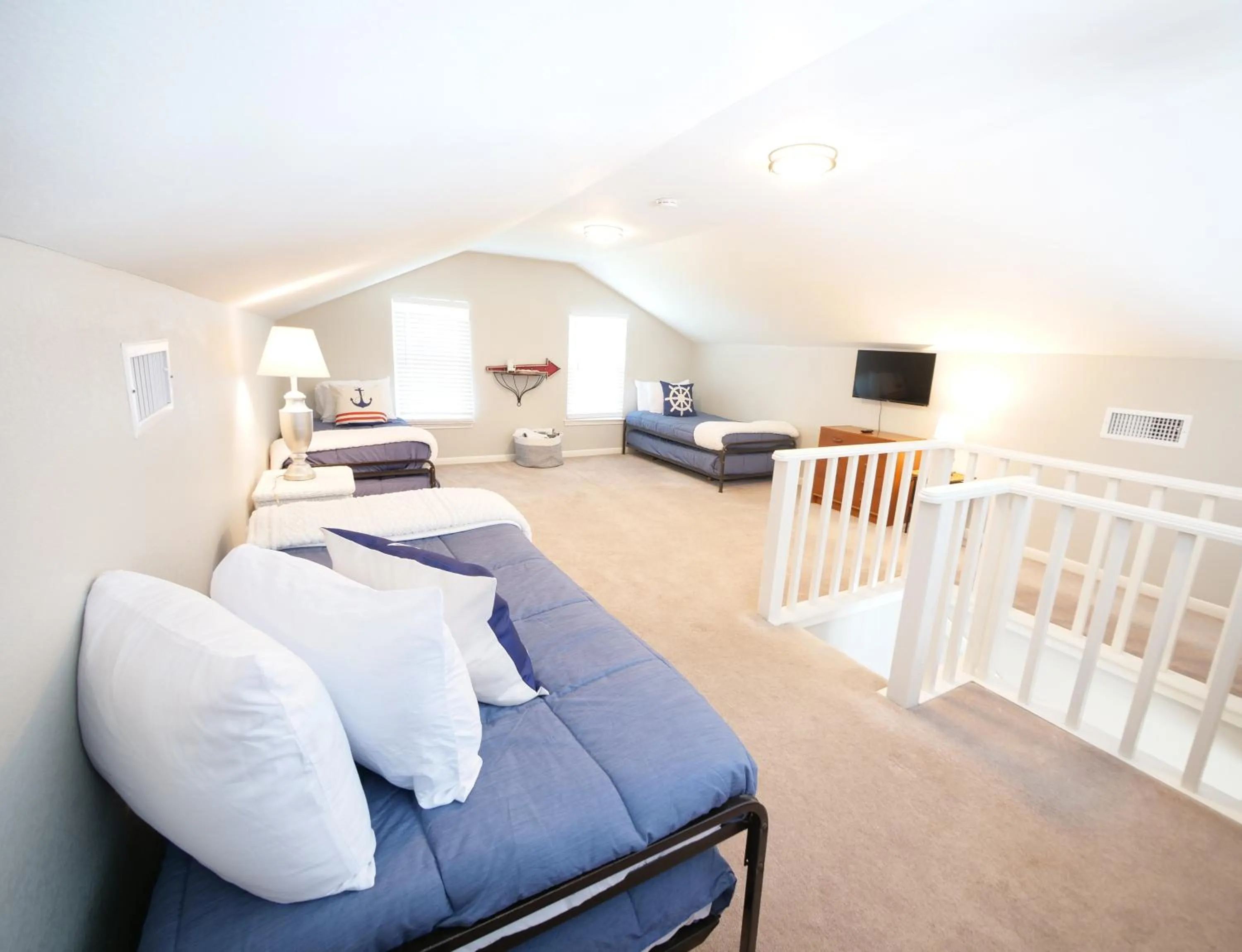 Property building, Bed in Sandcastle At Bermuda Beach