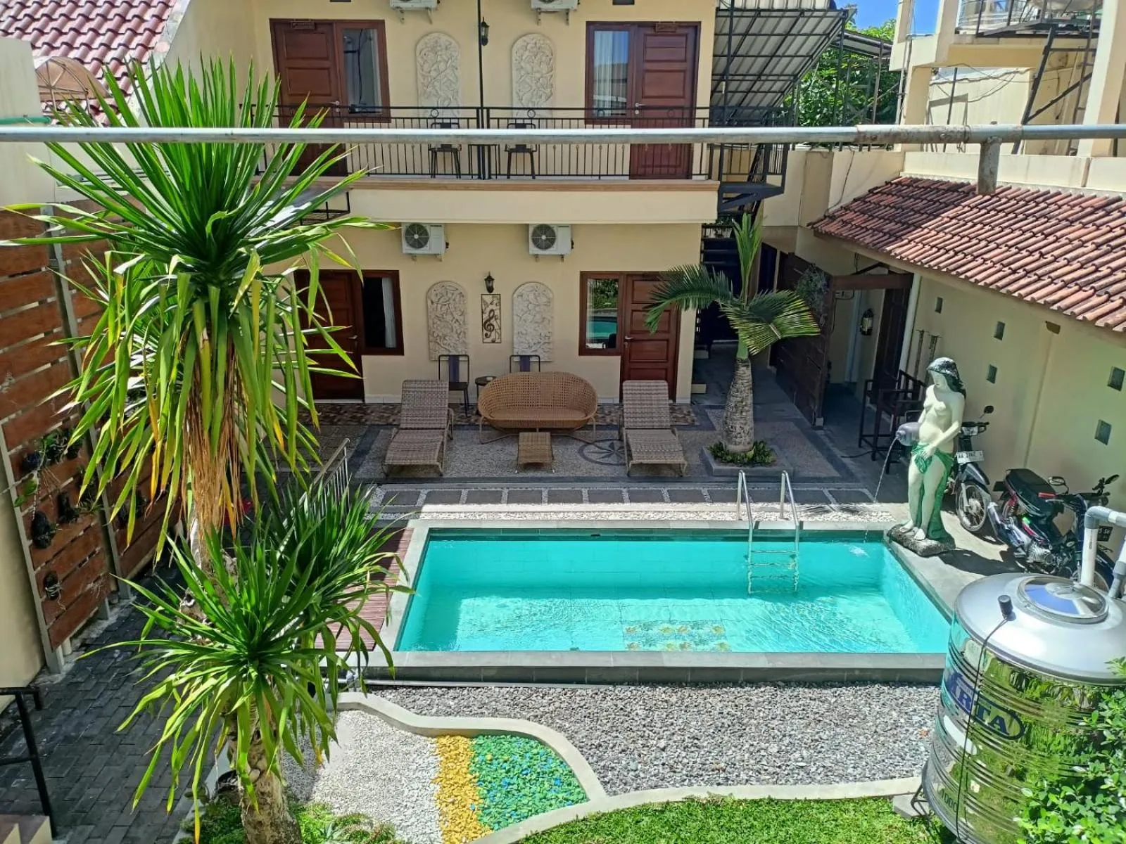 Roemah Canting Homestay