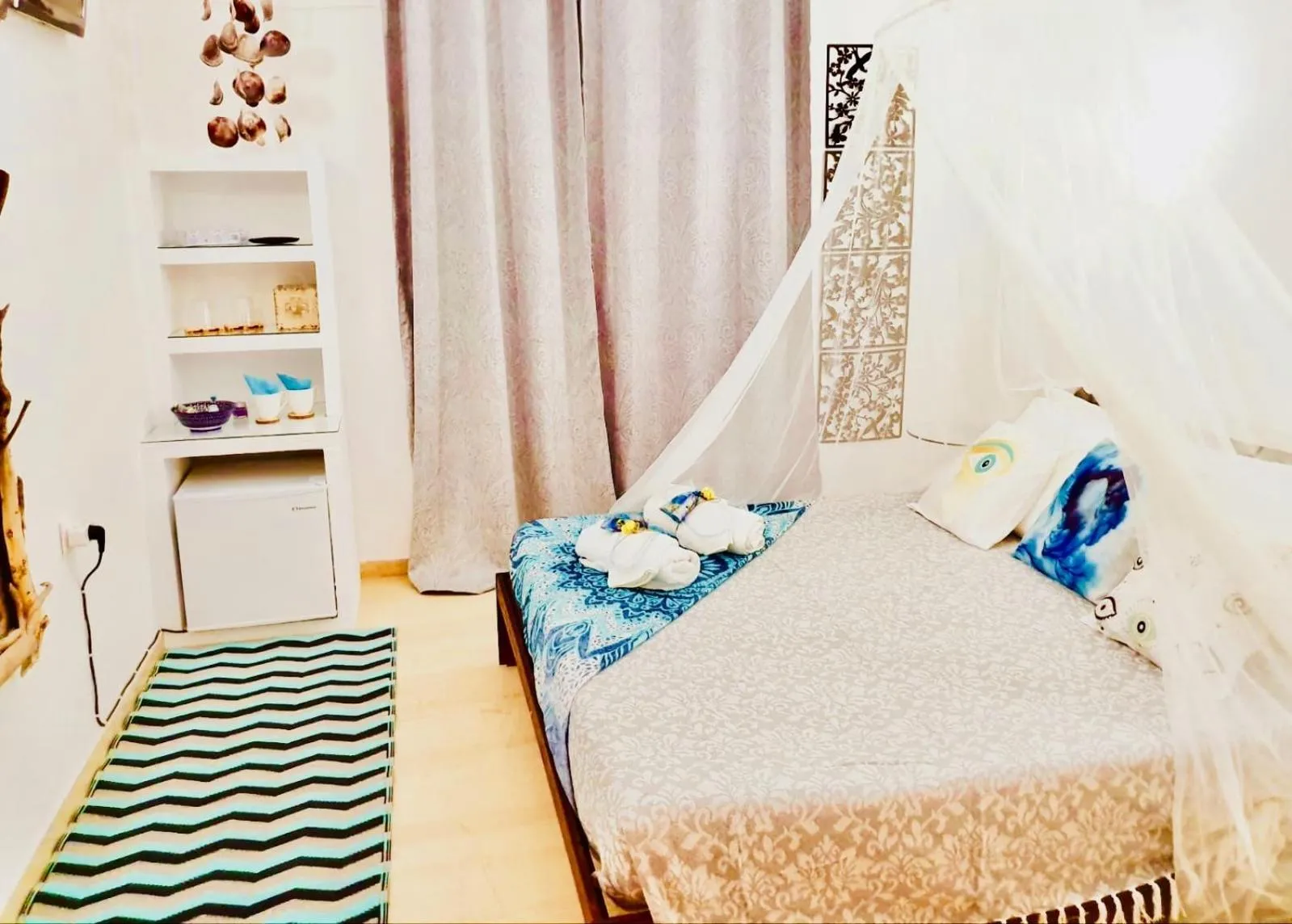 Bed in Thomas Art Hotel