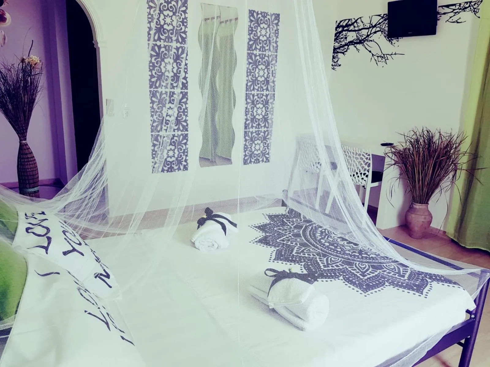 Bed in Thomas Art Hotel