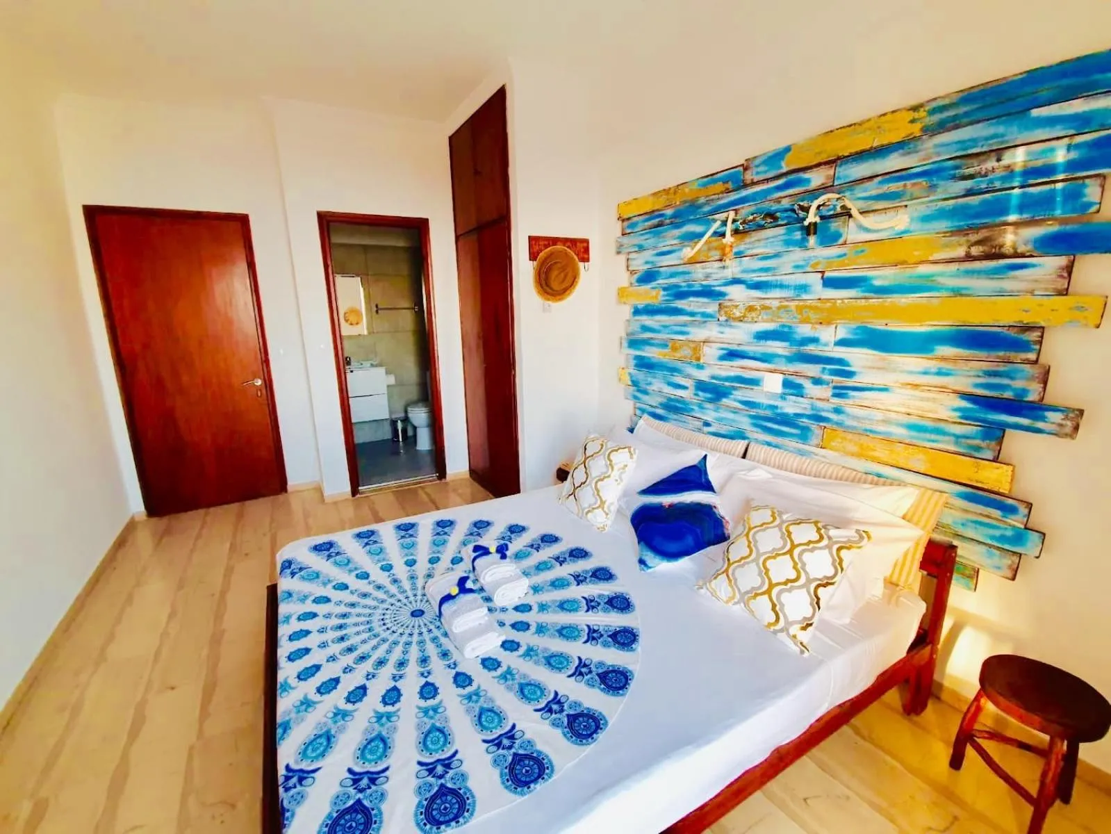 Bed in Thomas Art Hotel