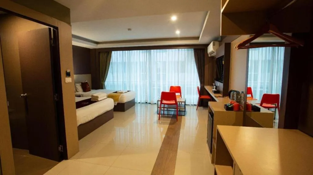 Photo of the whole room, Bed in GranDE Classic Pattaya