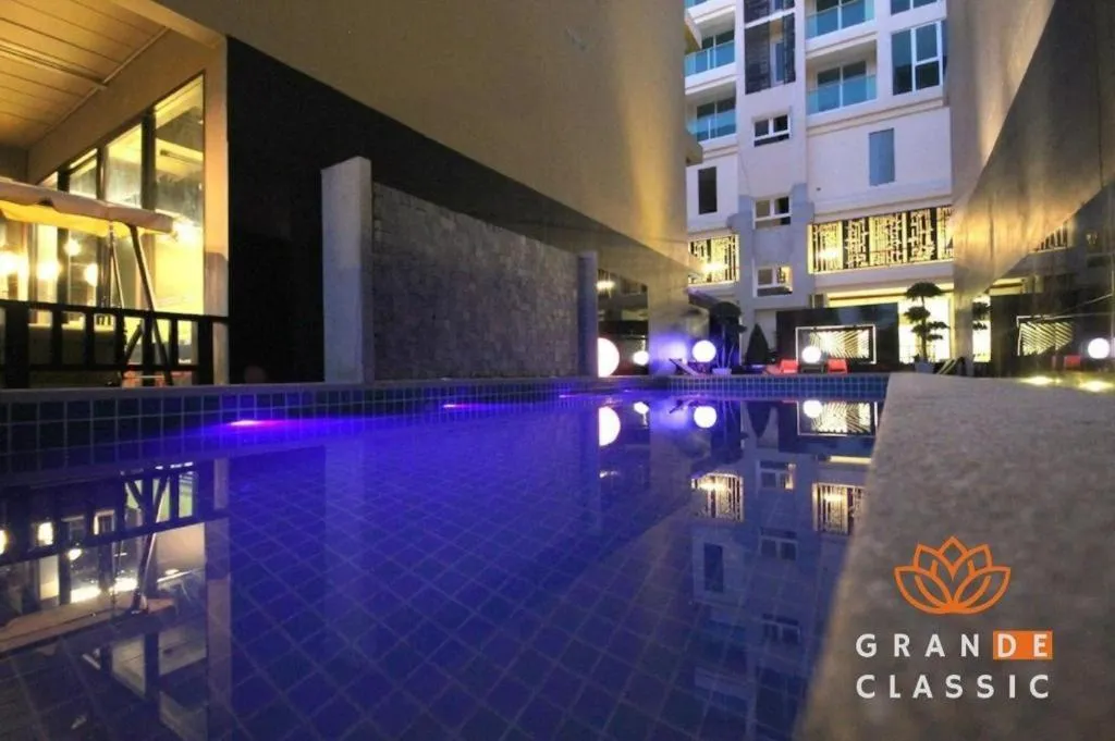 Swimming pool in GranDE Classic Pattaya