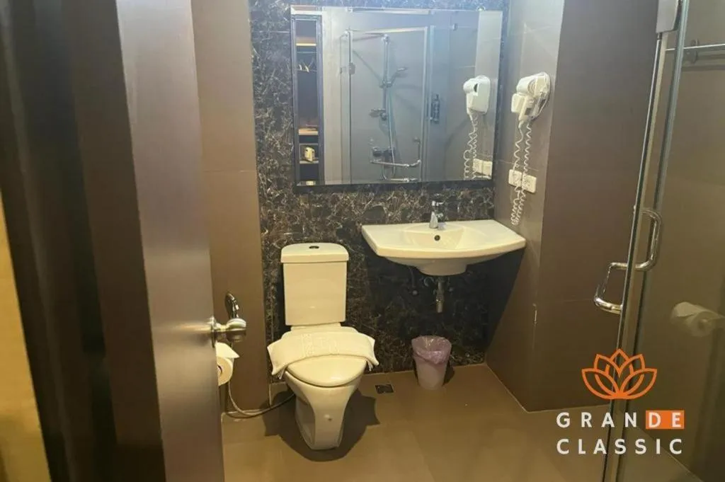 Bathroom in GranDE Classic Pattaya