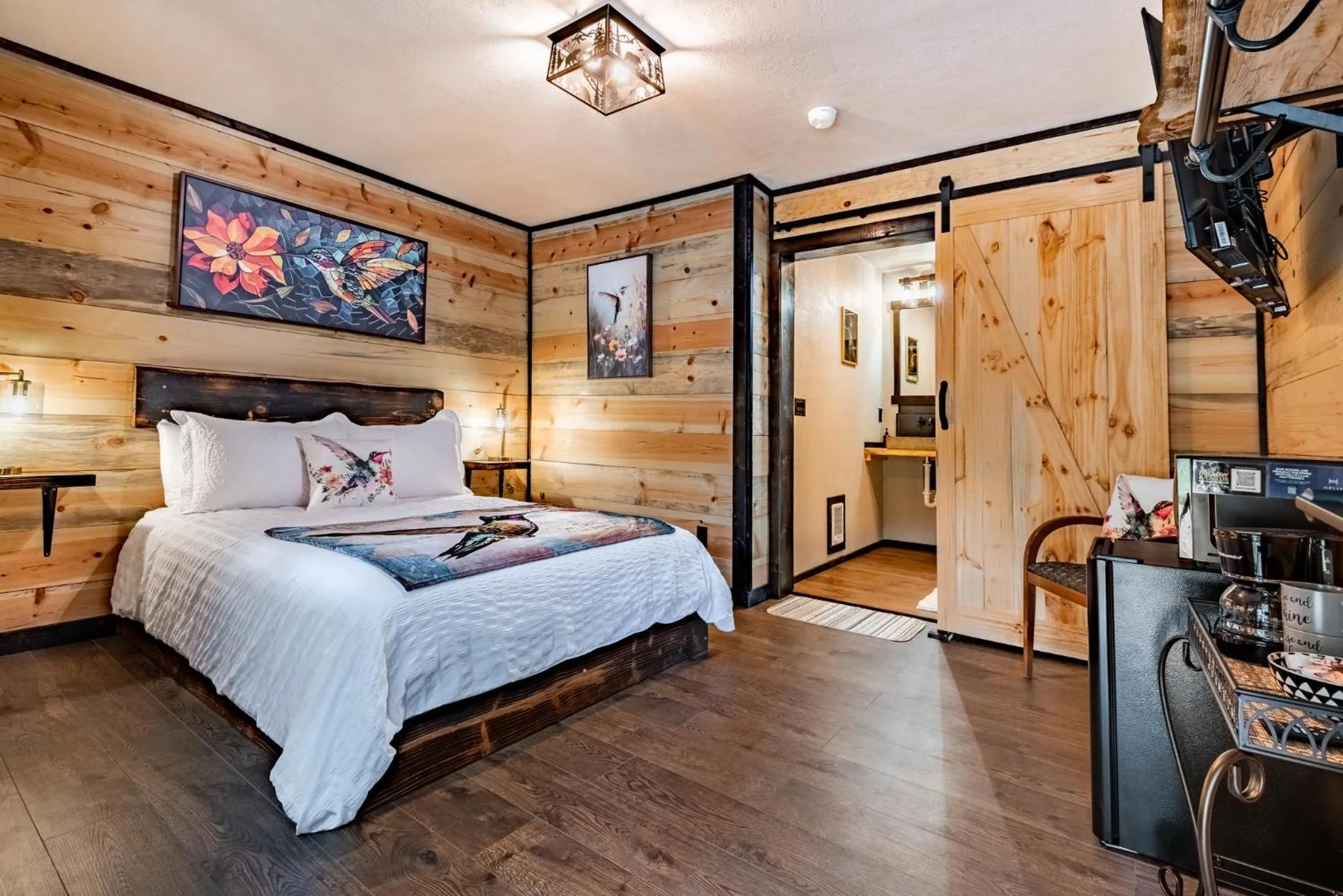 Bed in Lake Village Lodge