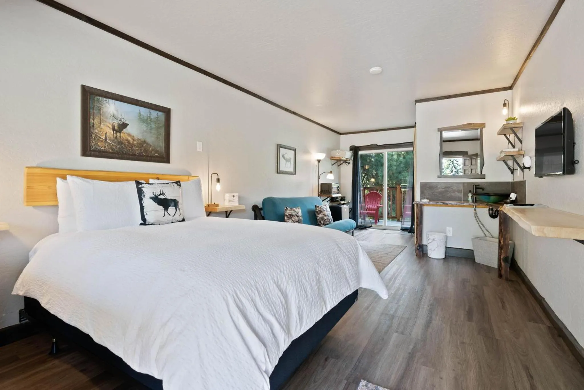 Bed in Lake Village Lodge