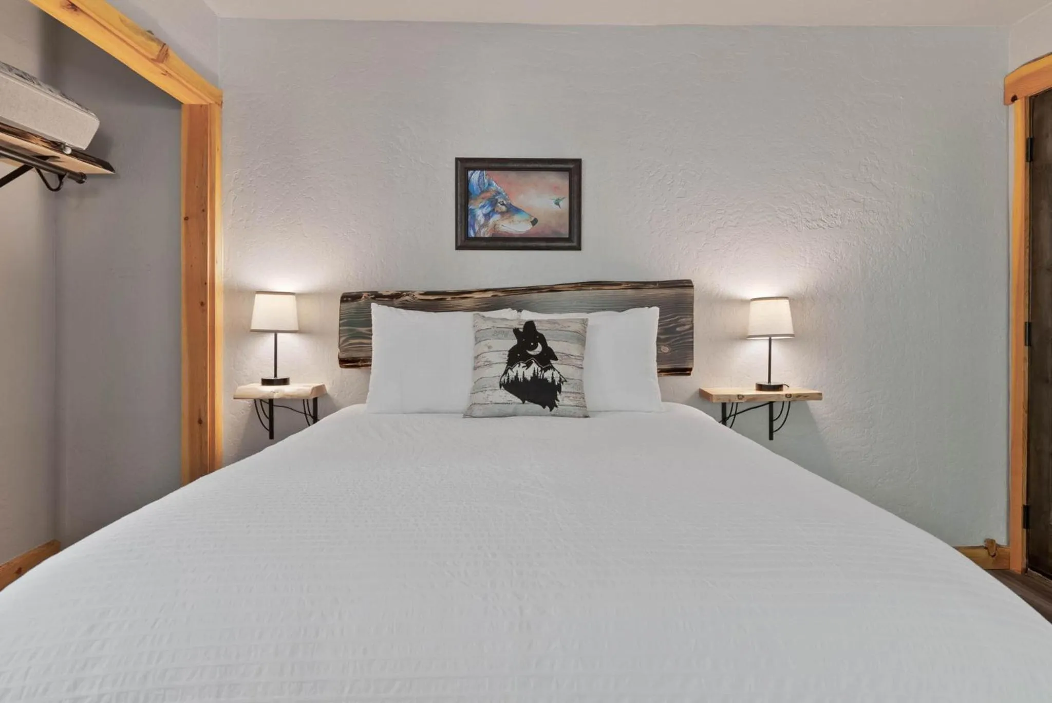 Bed in Lake Village Lodge