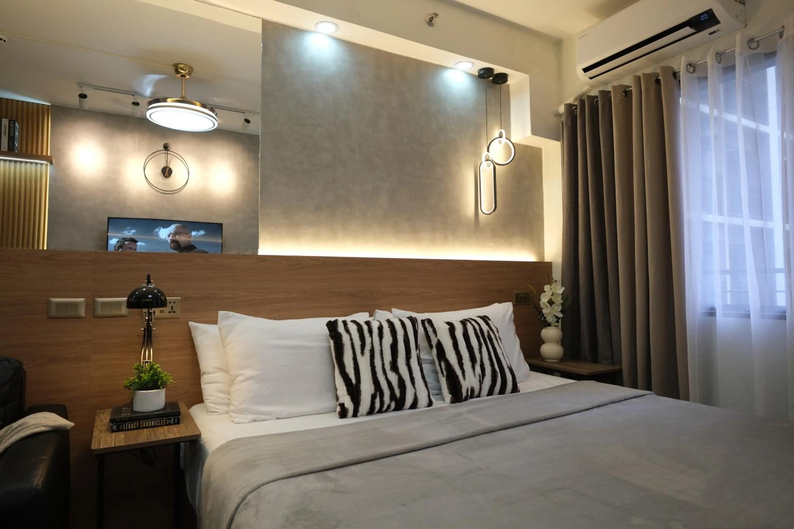 Staycation near Mall of Asia, Condotel with King Bed