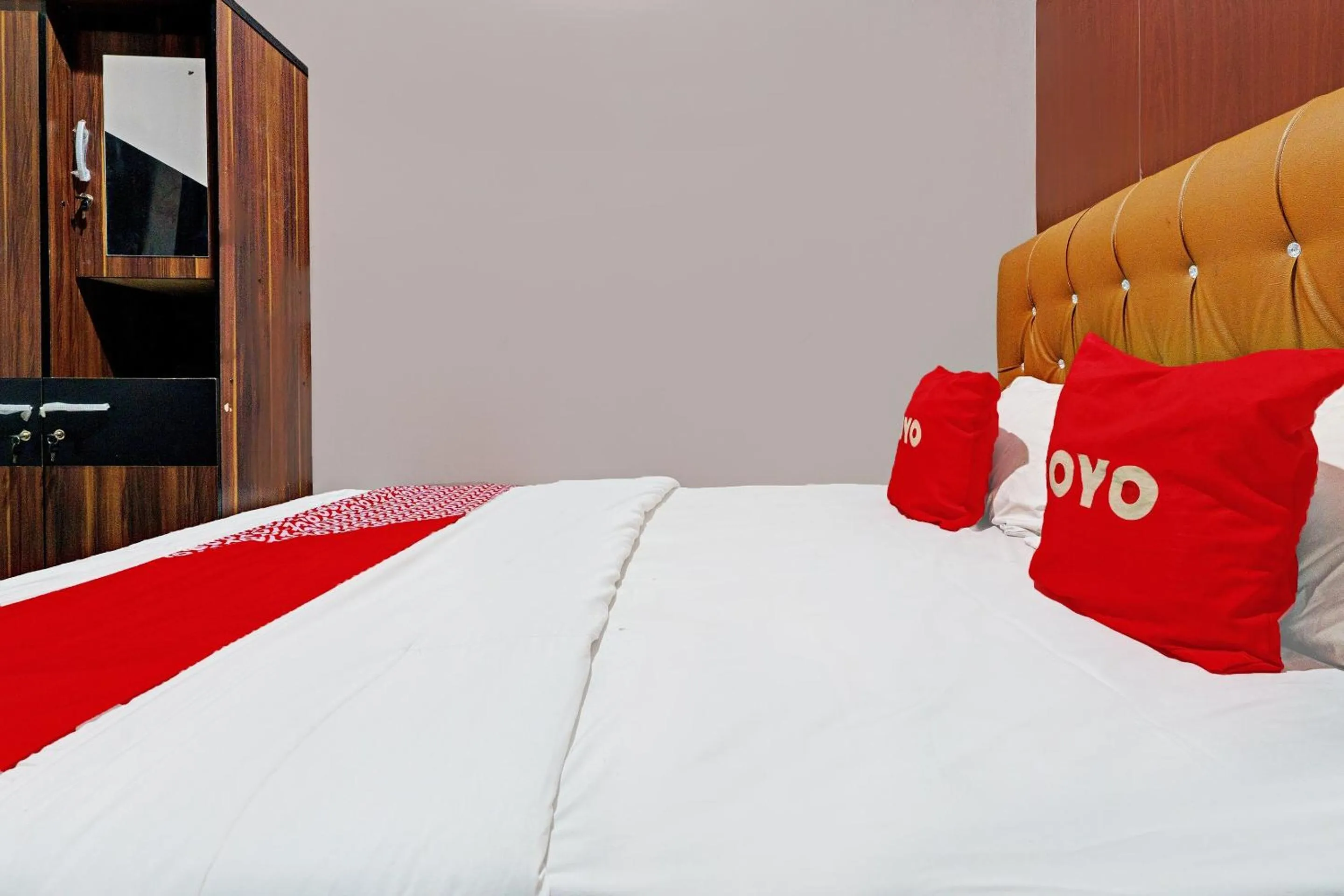 Bedroom, Bed in Hotel O JKK Sweet Room