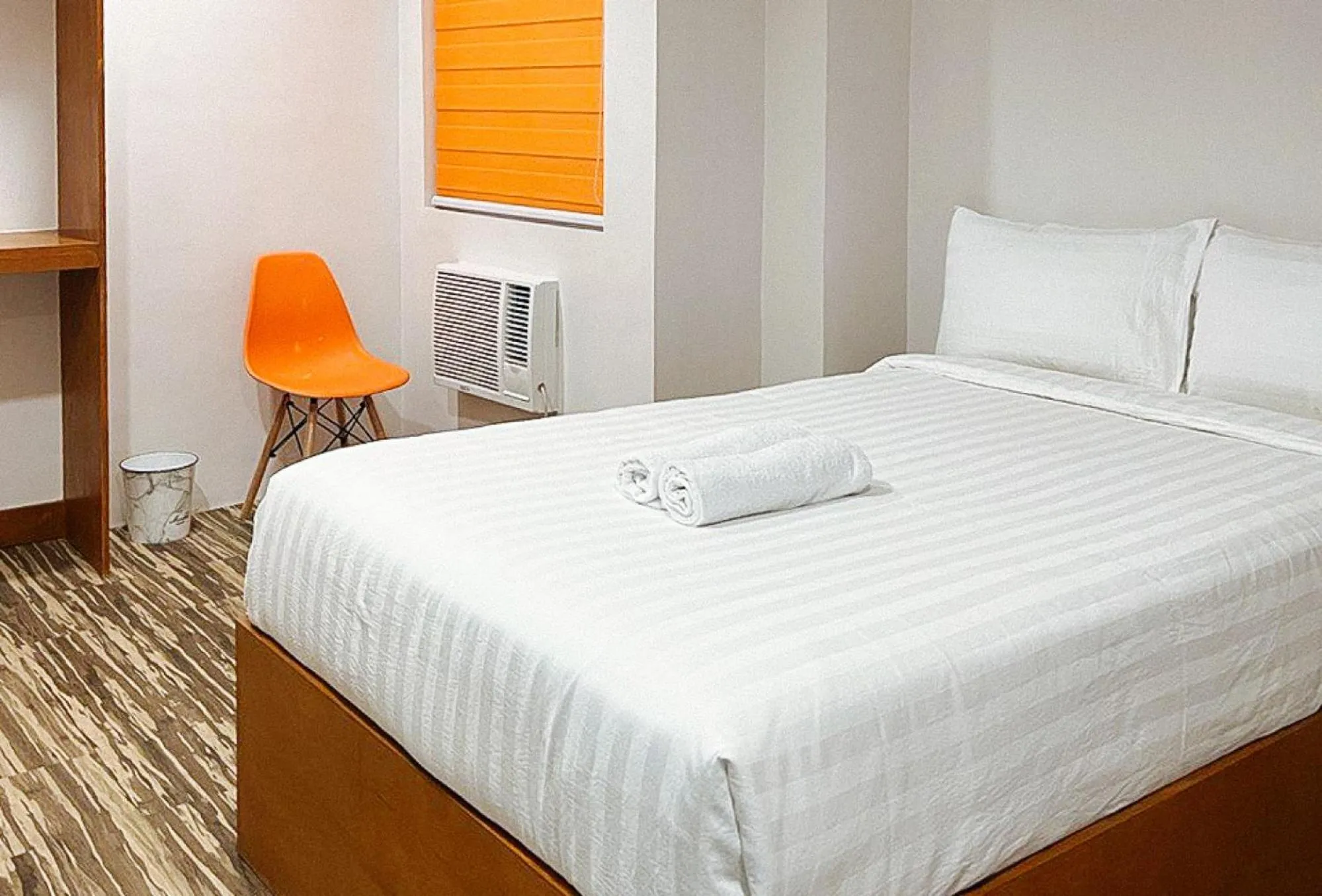 Bed in Lea Robert Hotel Angeles Pampanga by RedDoorz