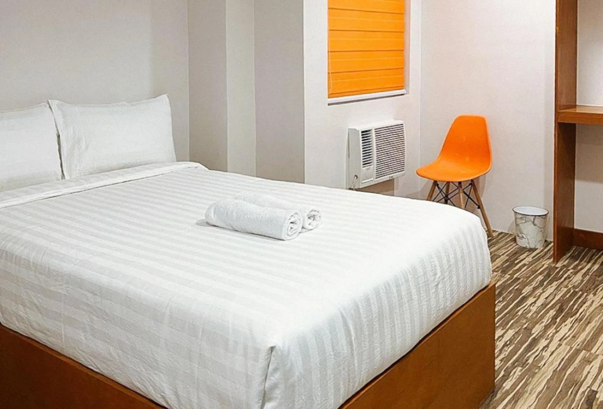 Bed in Lea Robert Hotel Angeles Pampanga by RedDoorz