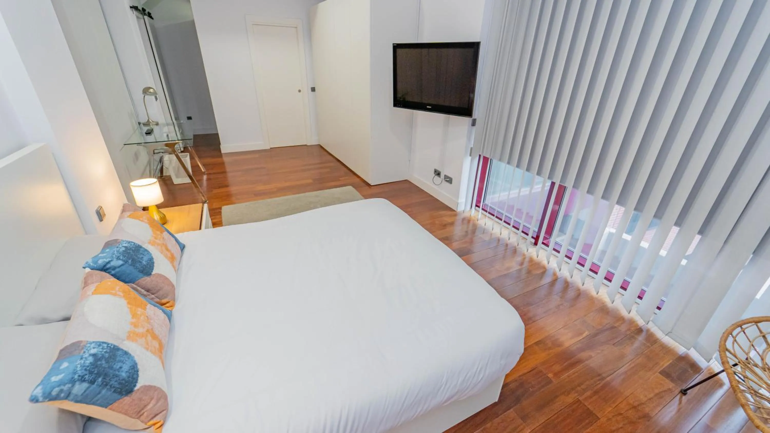 Bedroom, Bed in Apartamentos Libertad 24