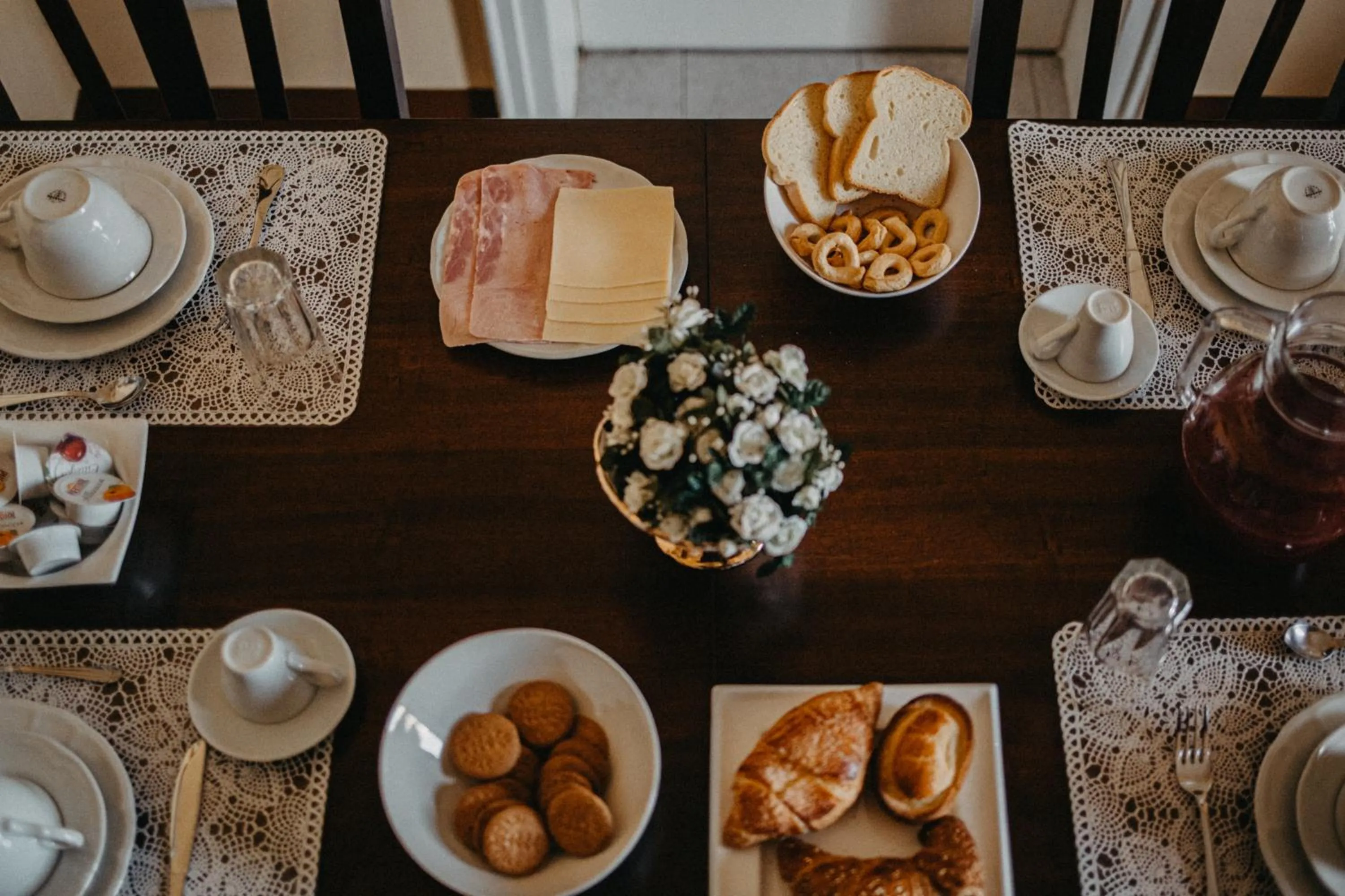 Breakfast in Piazza Argento