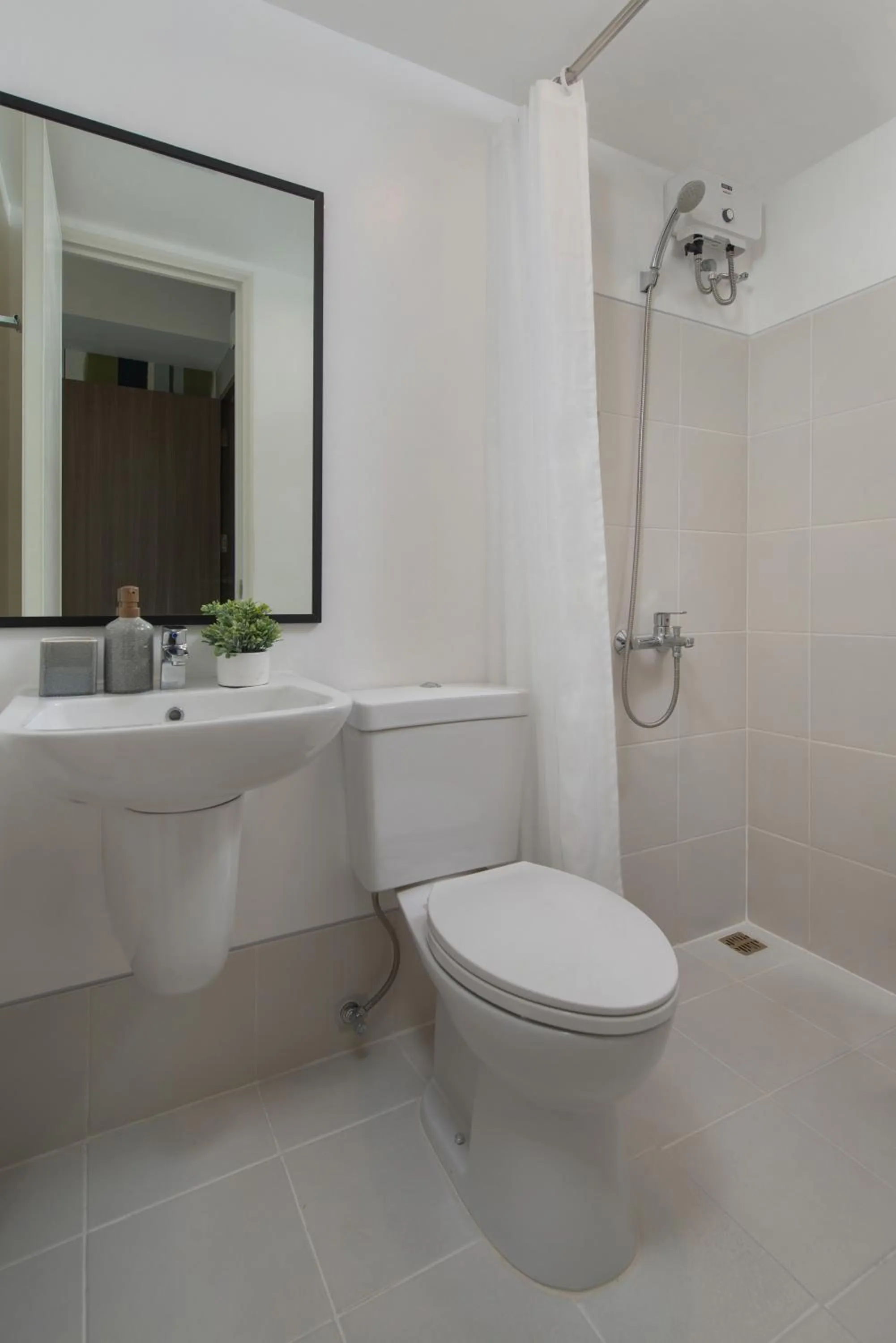 Bathroom in The Suites at Torre Lorenzo Malate - Managed by The Ascott Limited