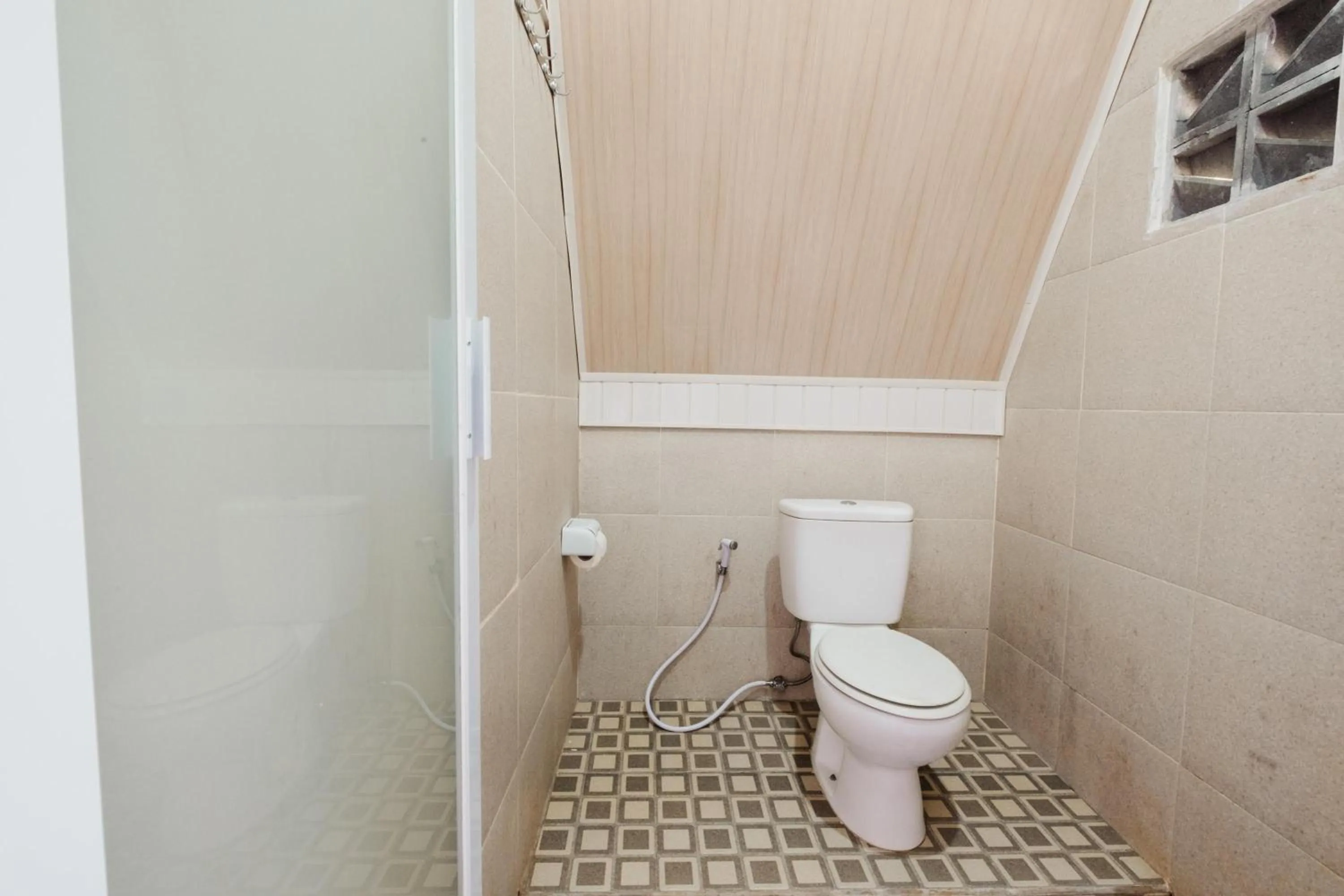 Toilet in Popitan Garden Campground & Glamping Bedugul