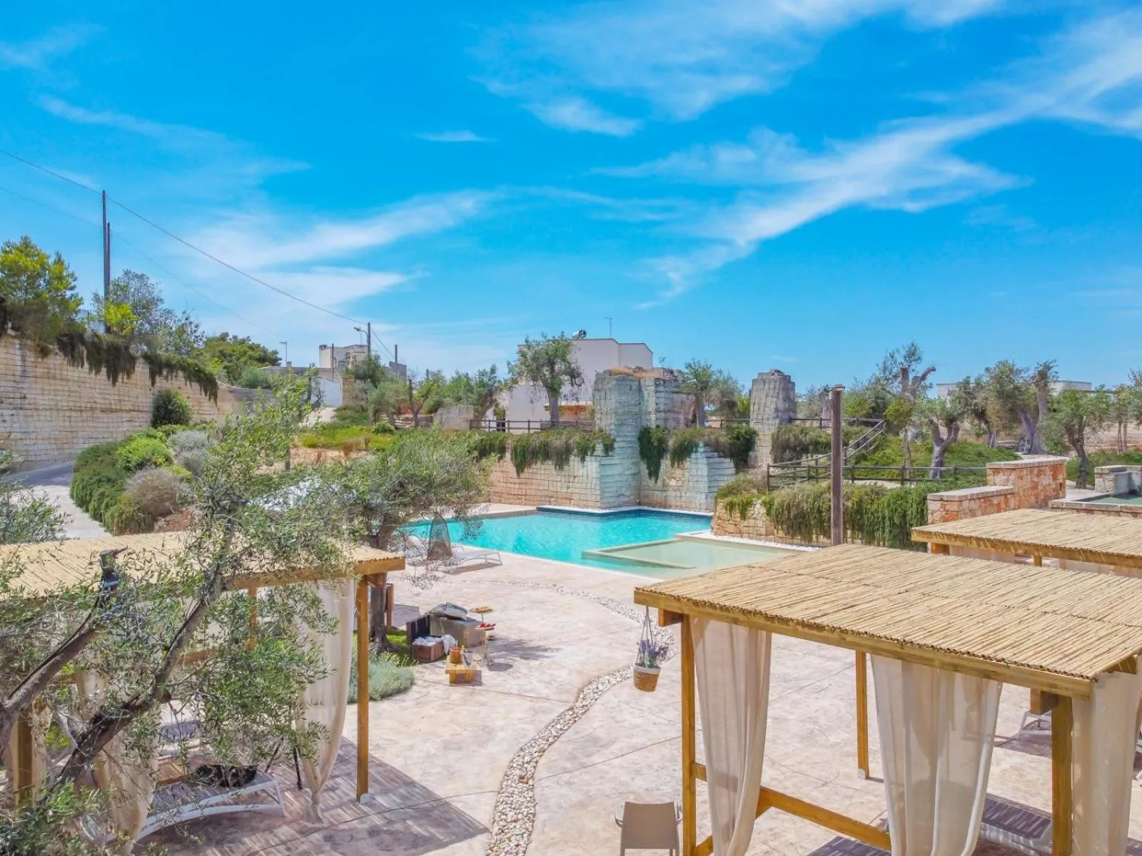 Garden view in Cava Li Santi Residence