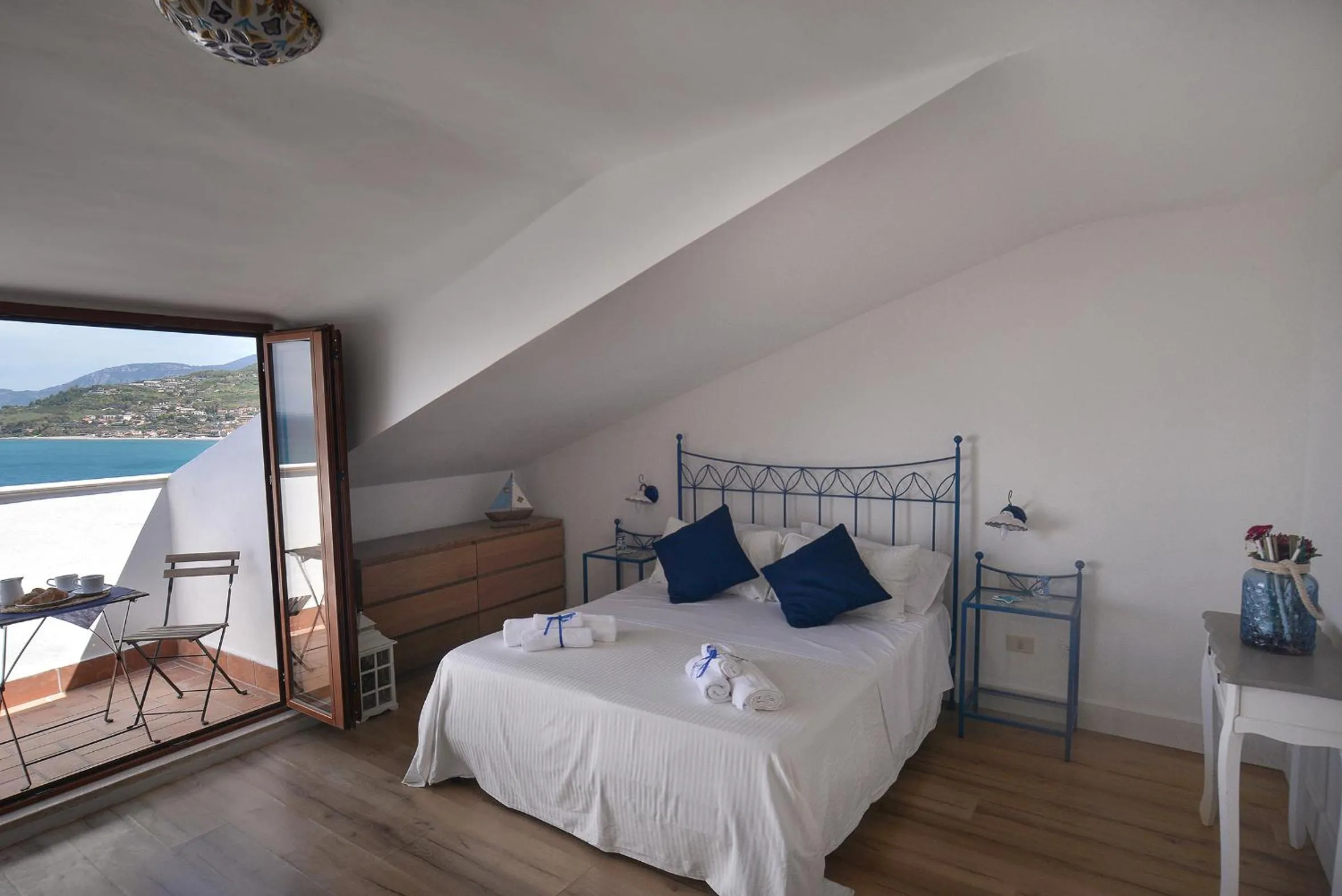 Bedroom, Bed in Hotel La Caravella