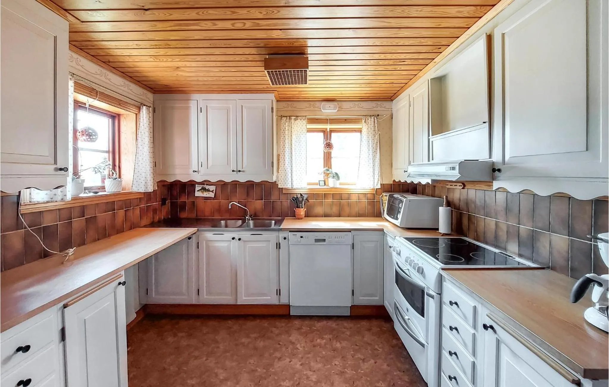 Kitchen or kitchenette in Nice Home In Markaryd With Wifi