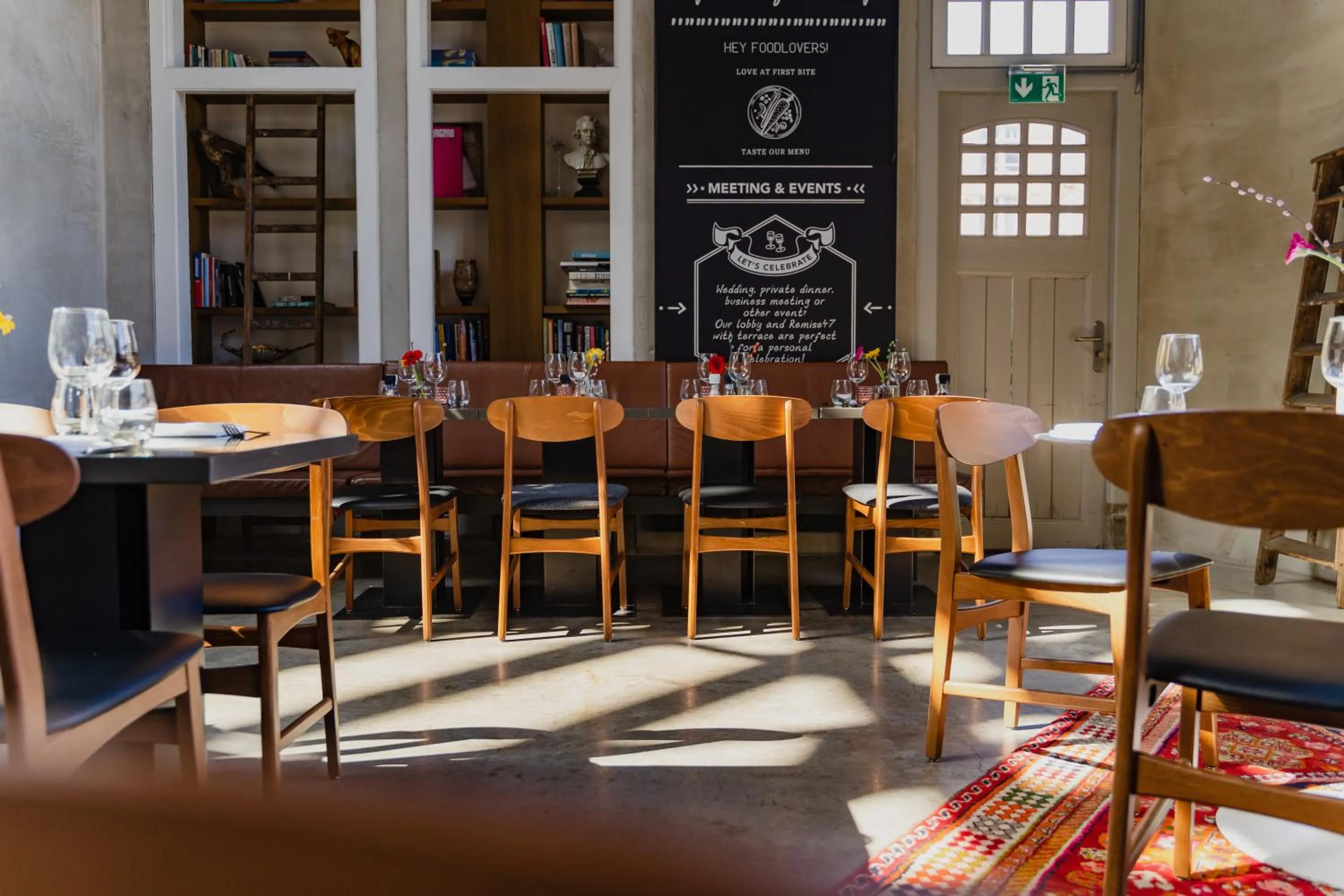 Restaurant/places to eat in Hotel De Hallen