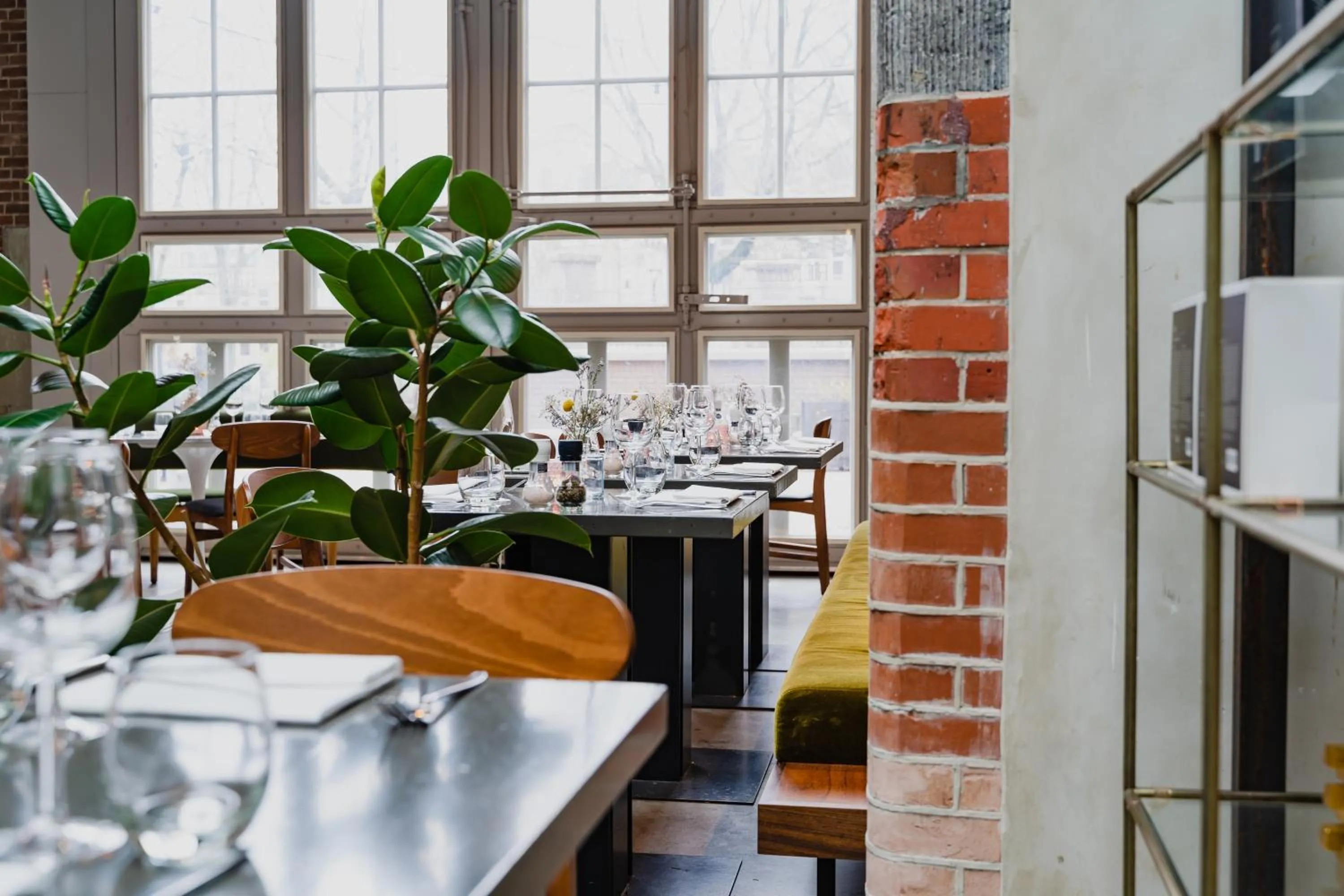 Restaurant/places to eat in Hotel De Hallen