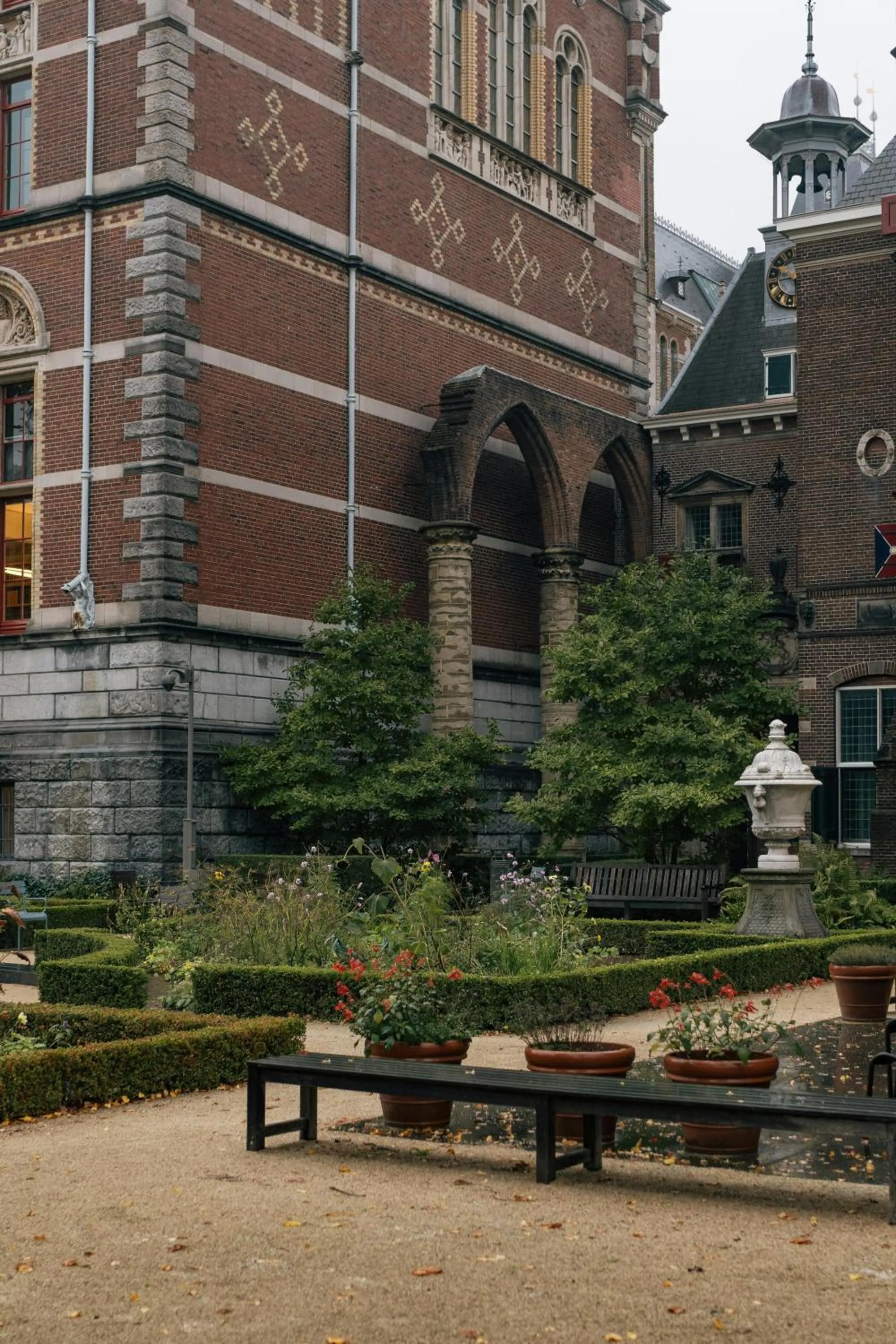 Nearby landmark in Hotel De Hallen