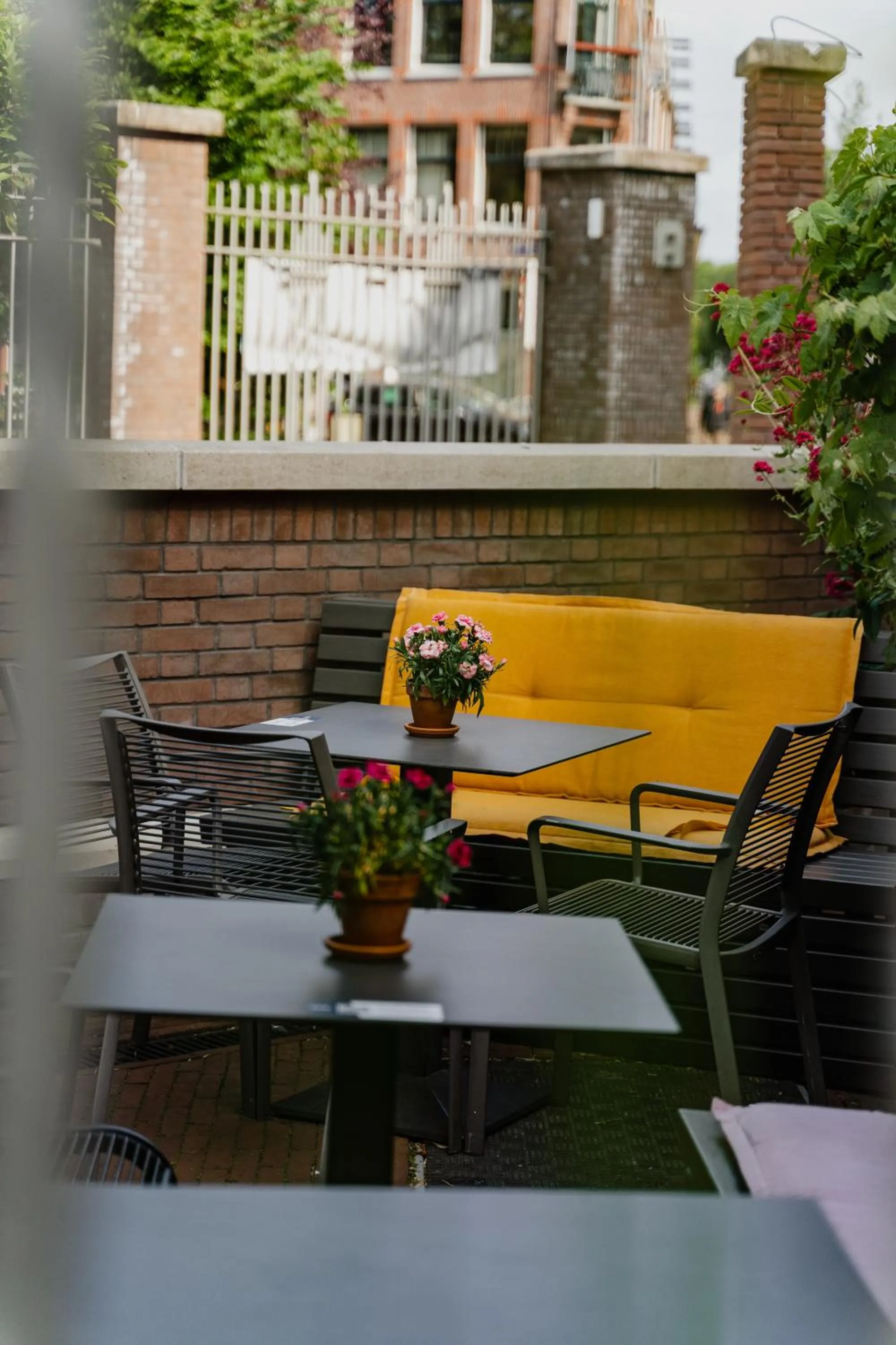 Patio in Hotel De Hallen
