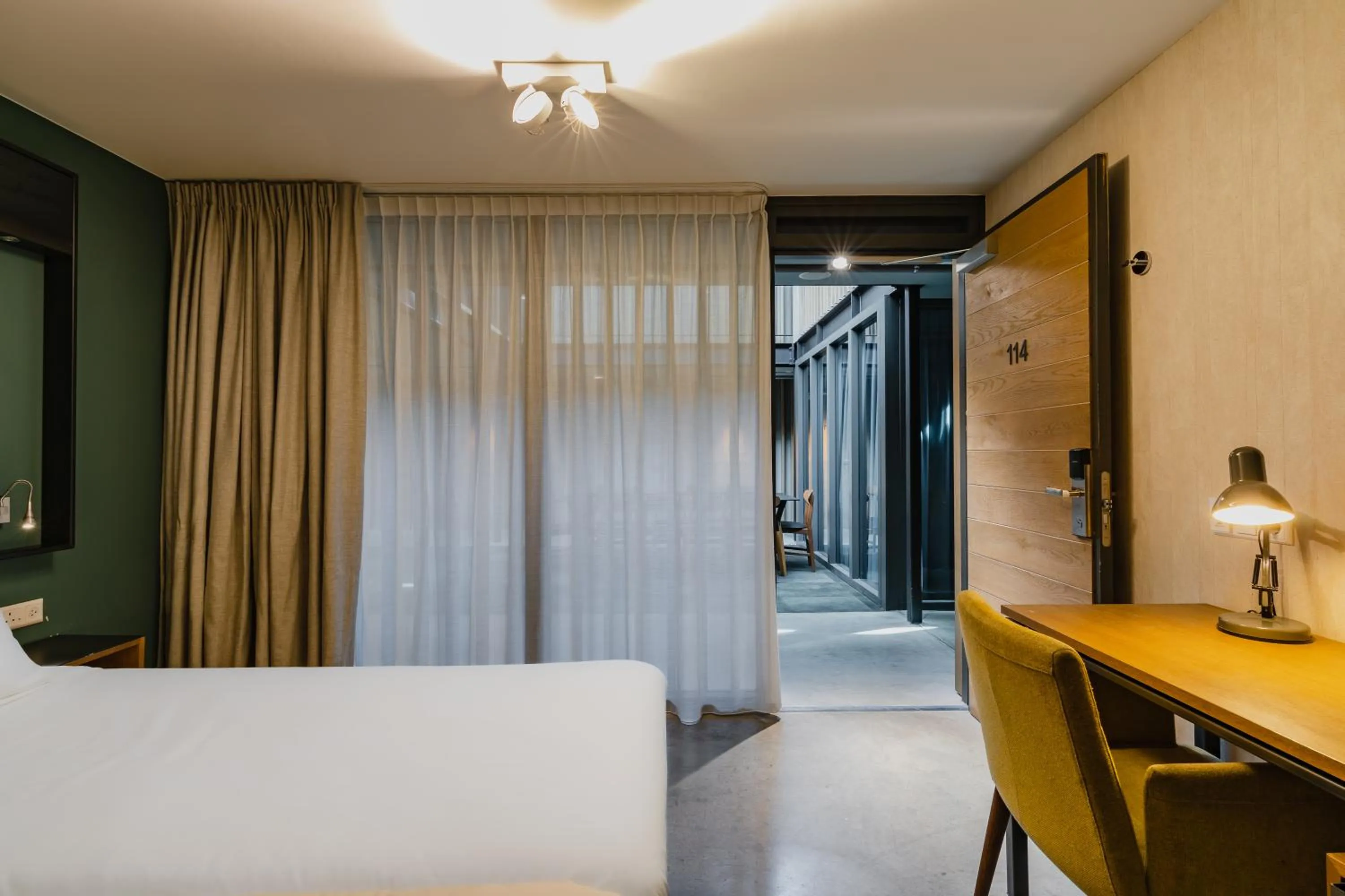 Bed in Hotel De Hallen