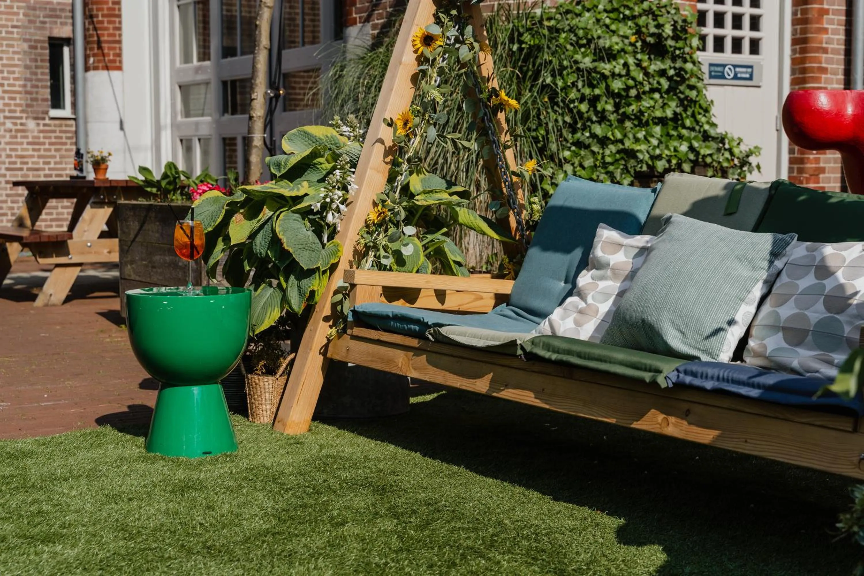 Patio in Hotel De Hallen