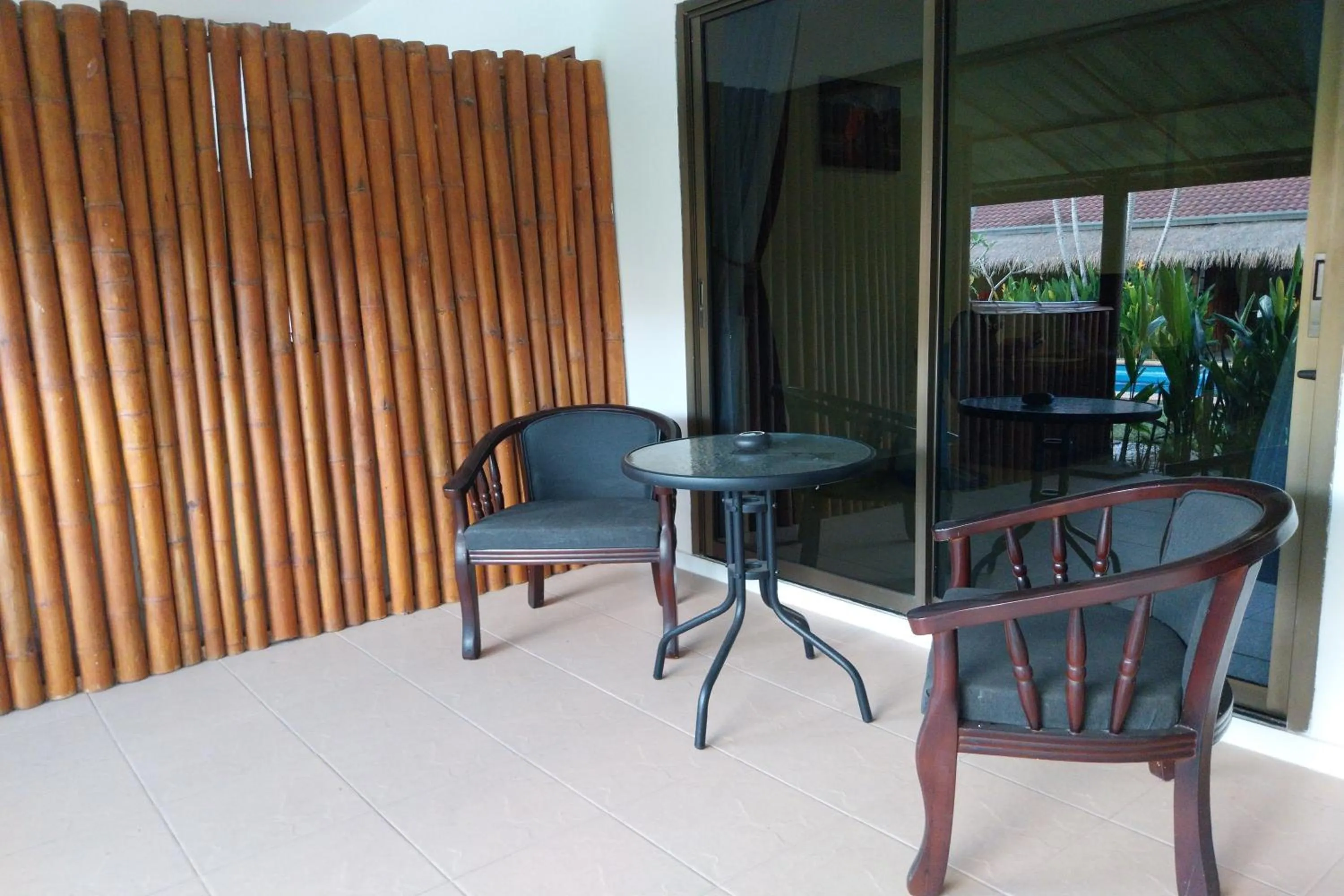 Seating area in Kanchira Resort