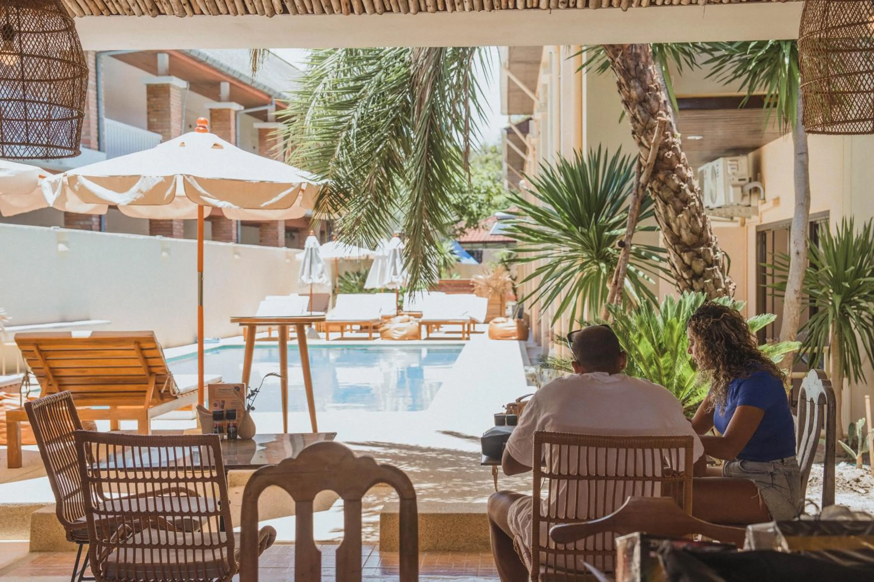 Restaurant/places to eat in Rustic and Blue Getaway