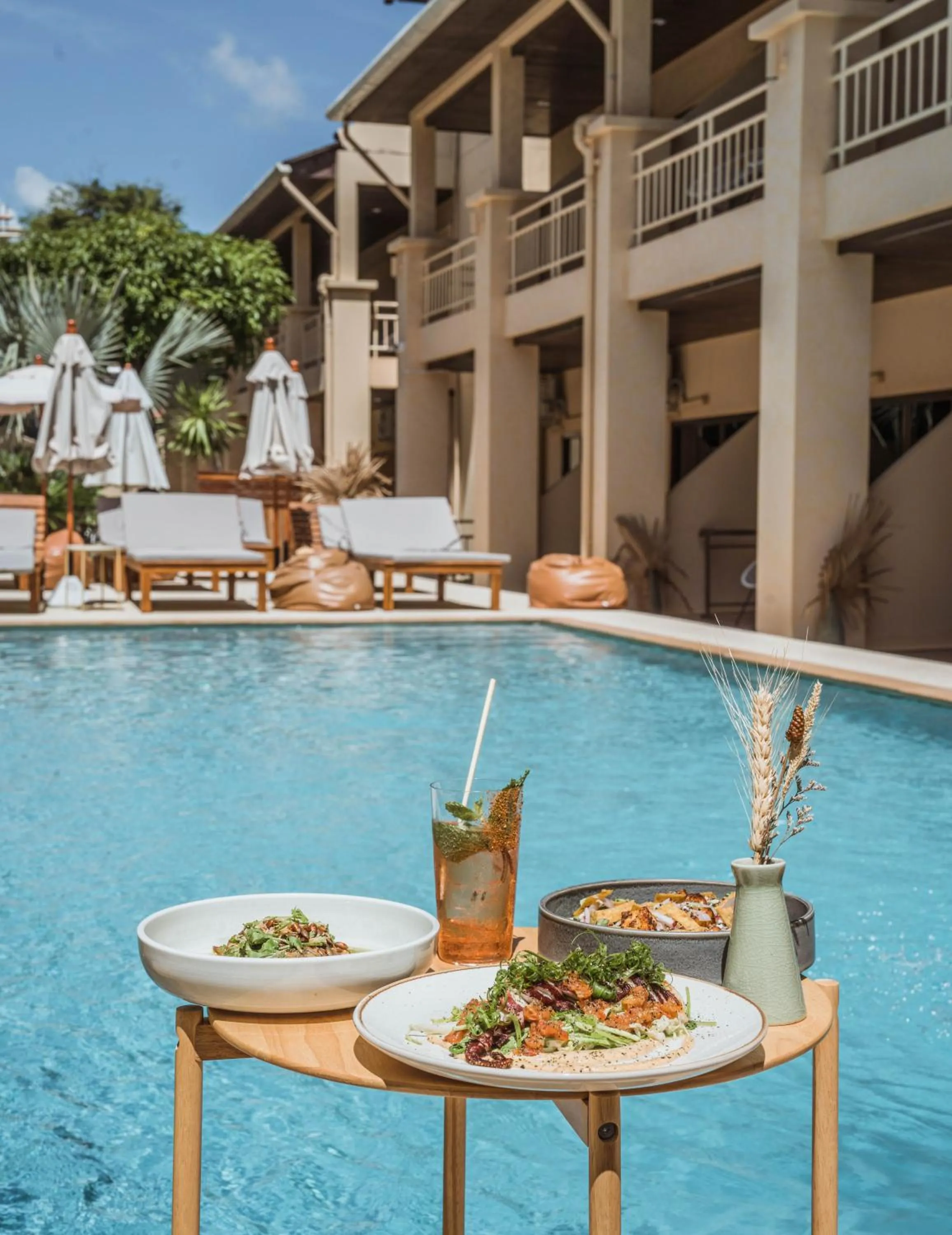 Restaurant/places to eat in Rustic and Blue Getaway