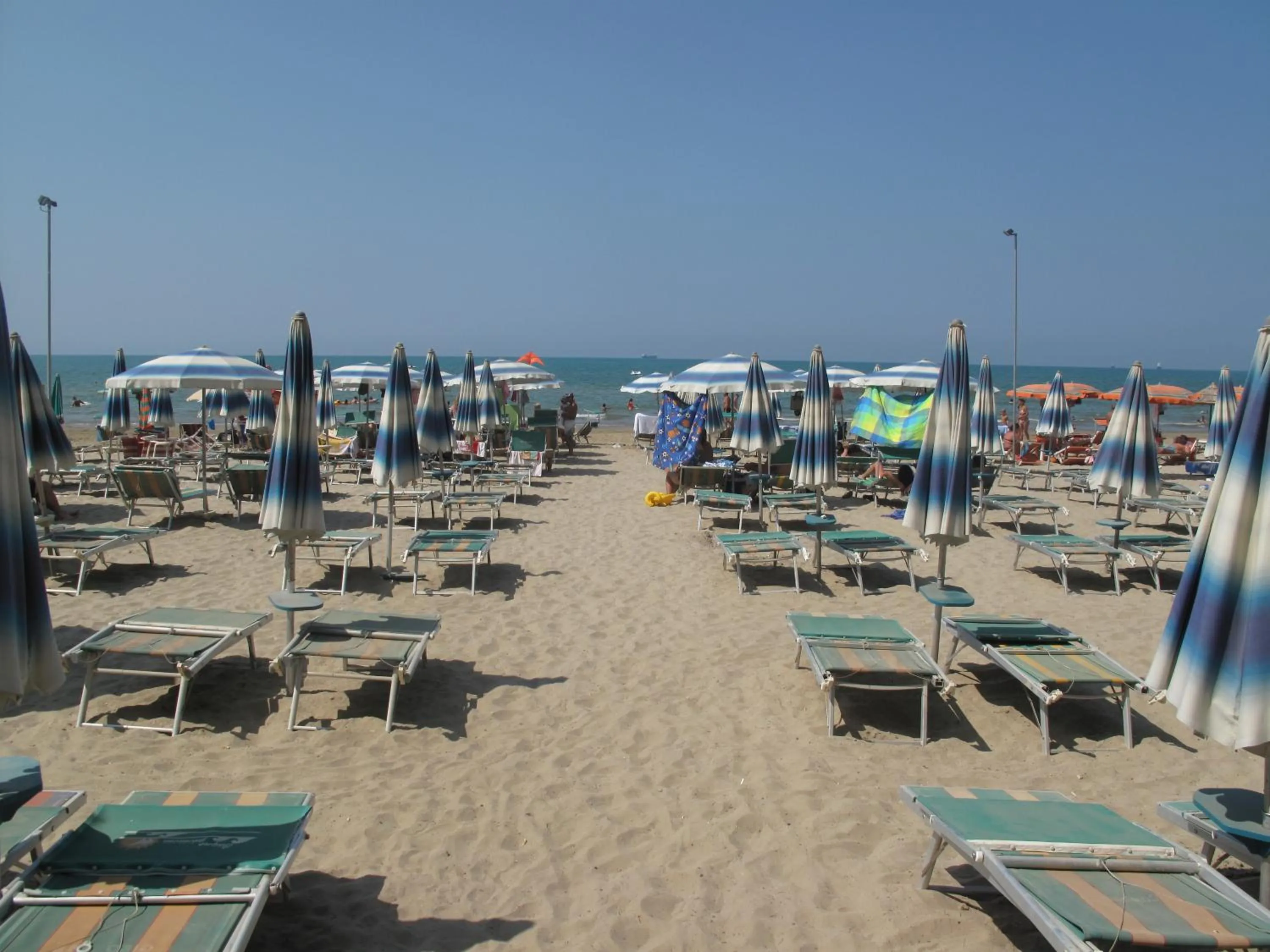 Beach in Espana aparthotel