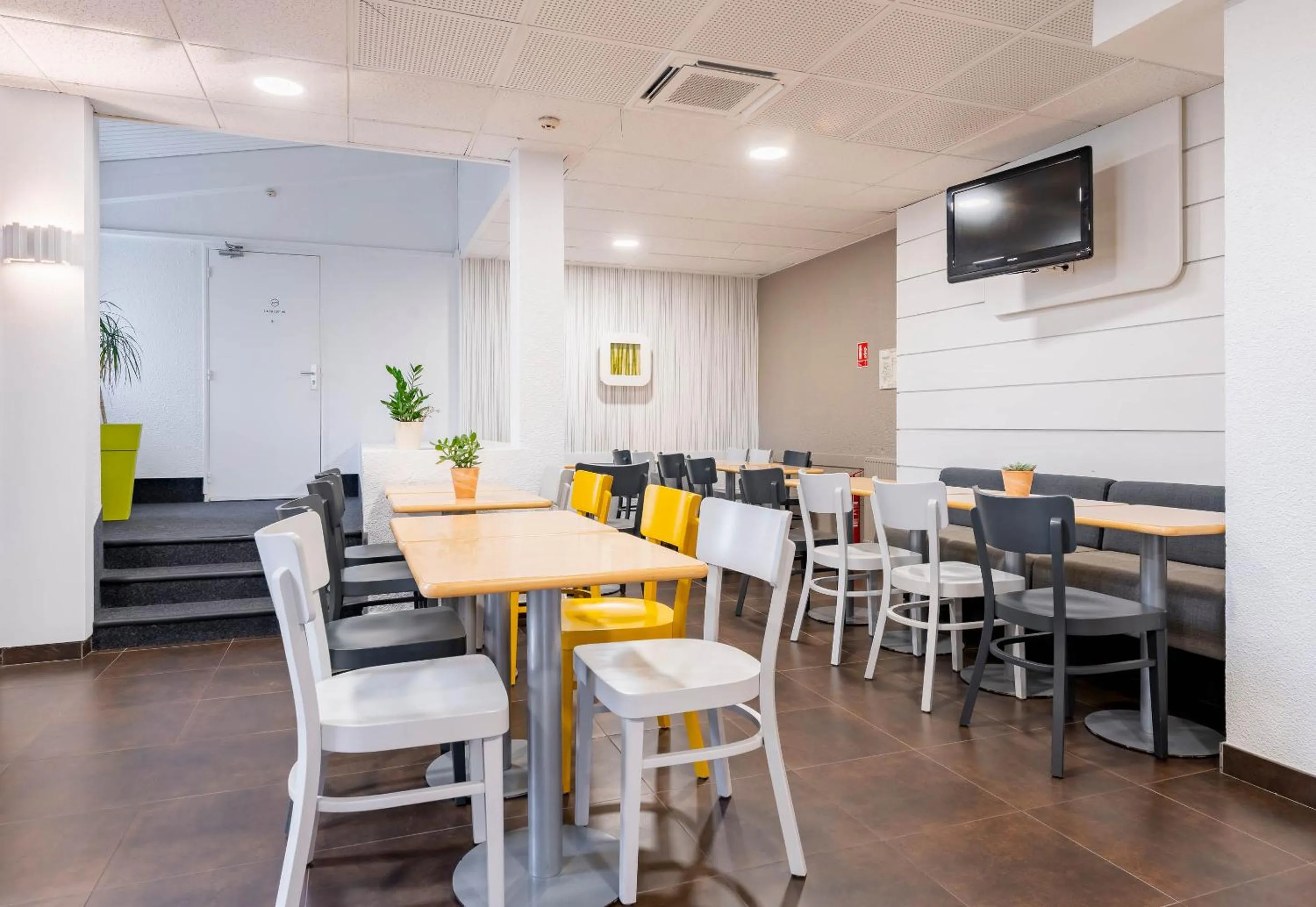 Breakfast in B&B HOTEL Valenciennes Sud