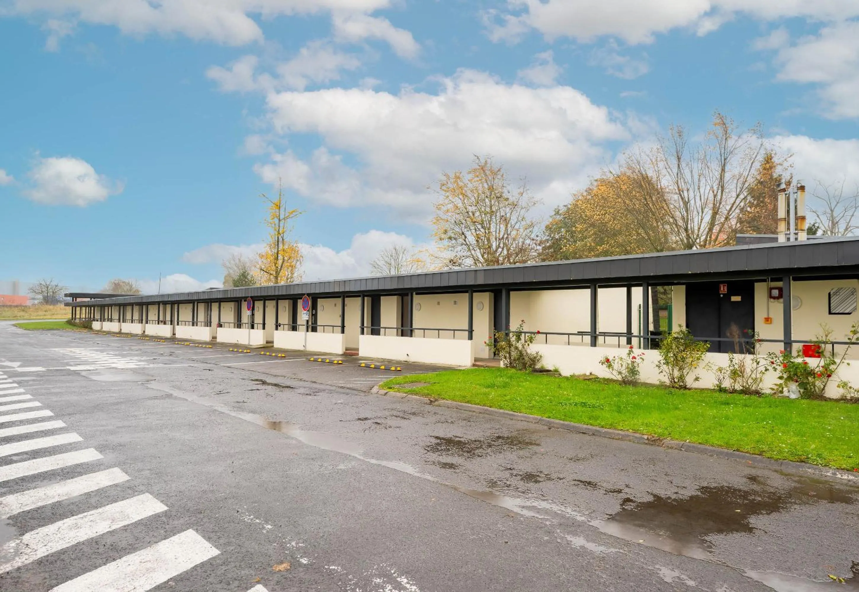 Property building in B&B HOTEL Valenciennes Sud