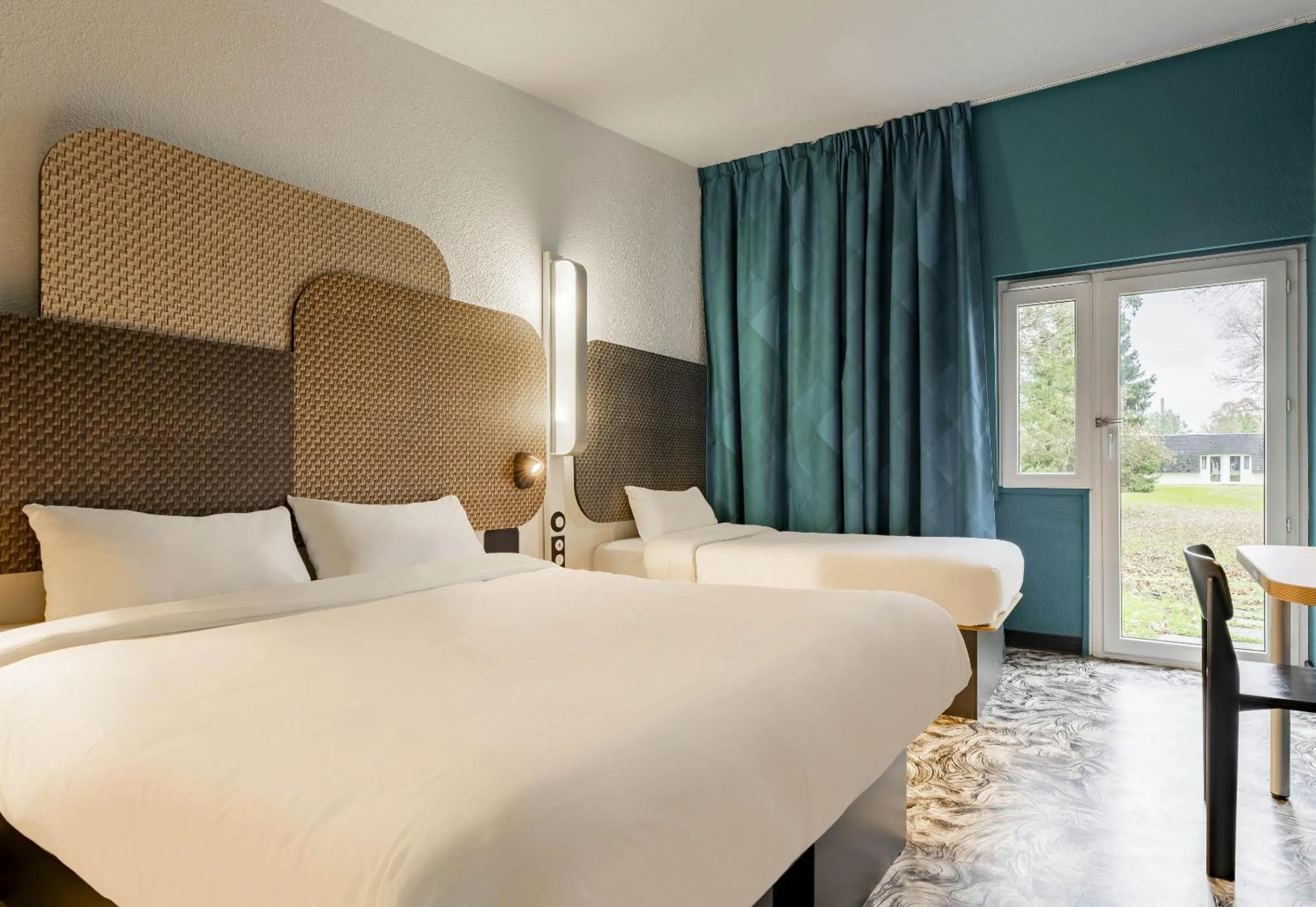 Photo of the whole room, Bed in B&B HOTEL Valenciennes Sud