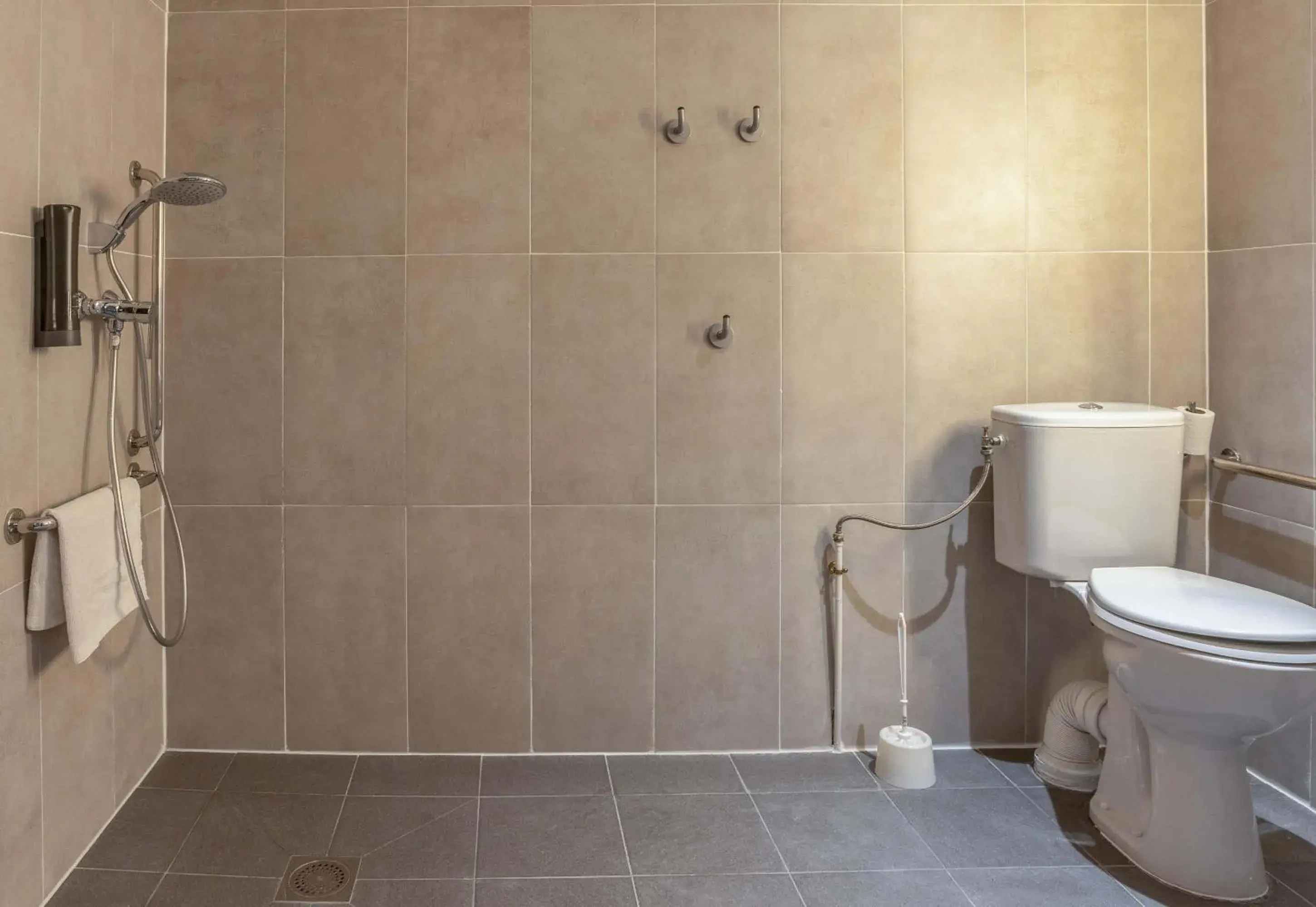 Double Room - Disability Access in B&B HOTEL Valenciennes Sud 3 étoiles Double Room - Disability Access in B&B HOTEL Valenciennes Sud 3 étoiles