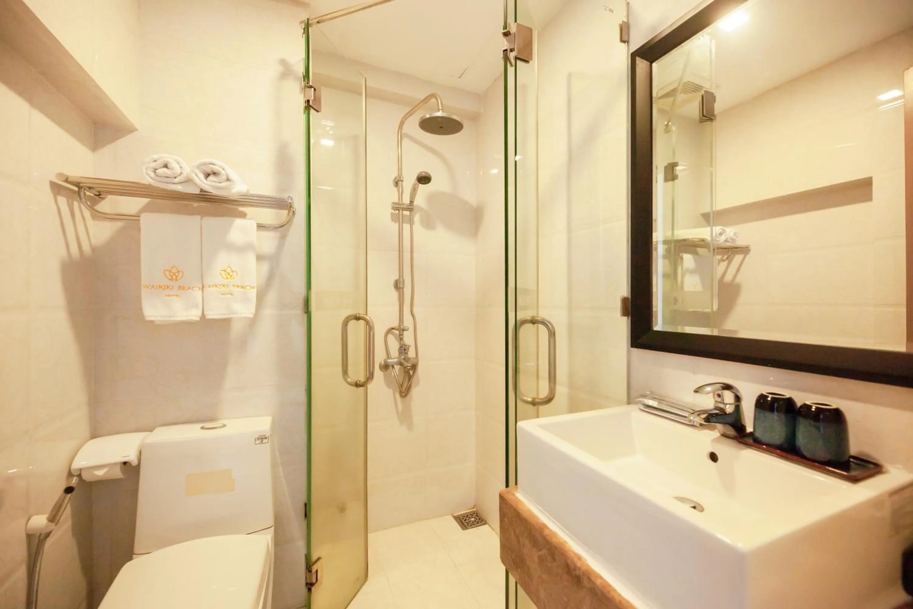 Shower in Waikiki Beach Hotel Da Nang