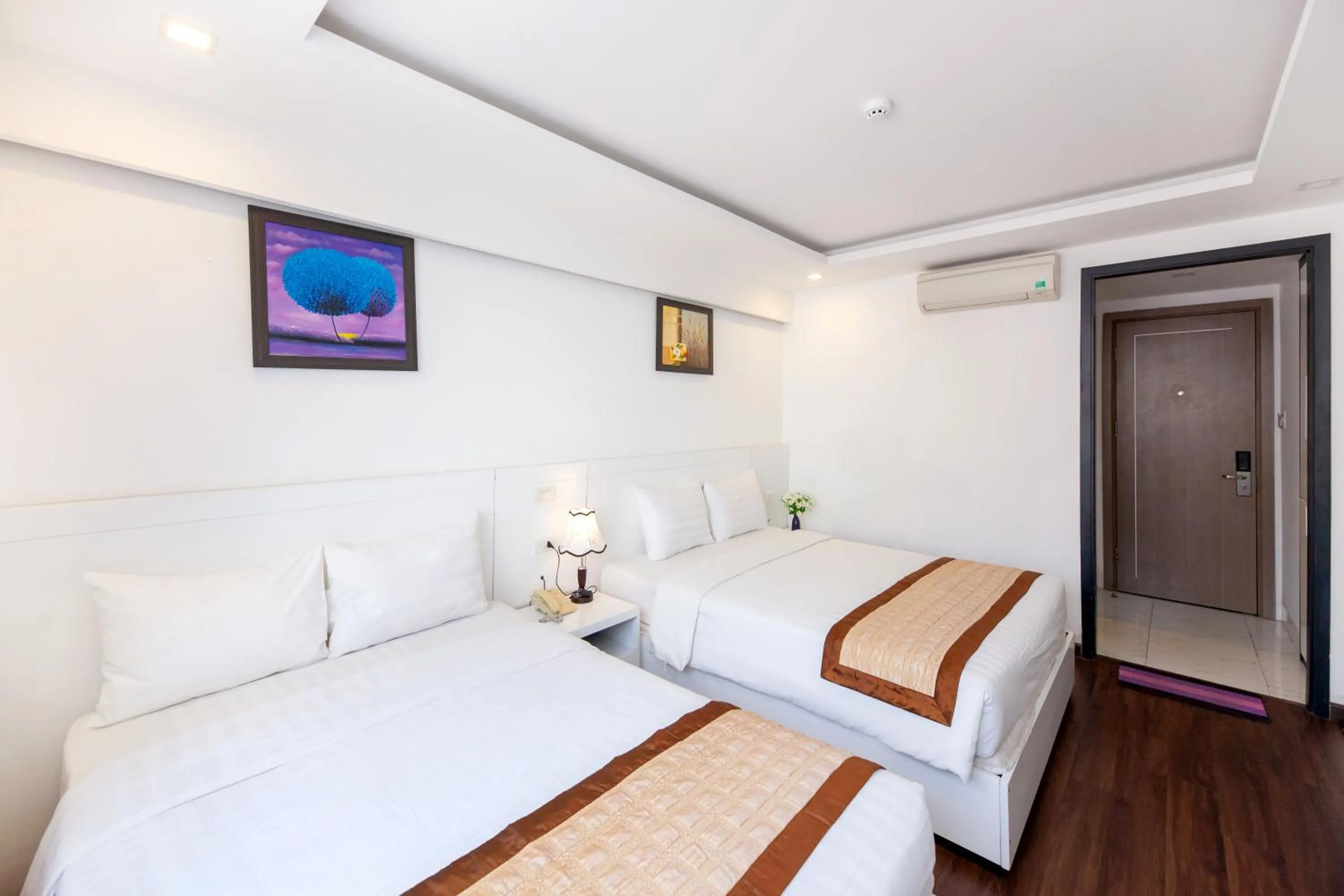 Bed in Waikiki Beach Hotel Da Nang