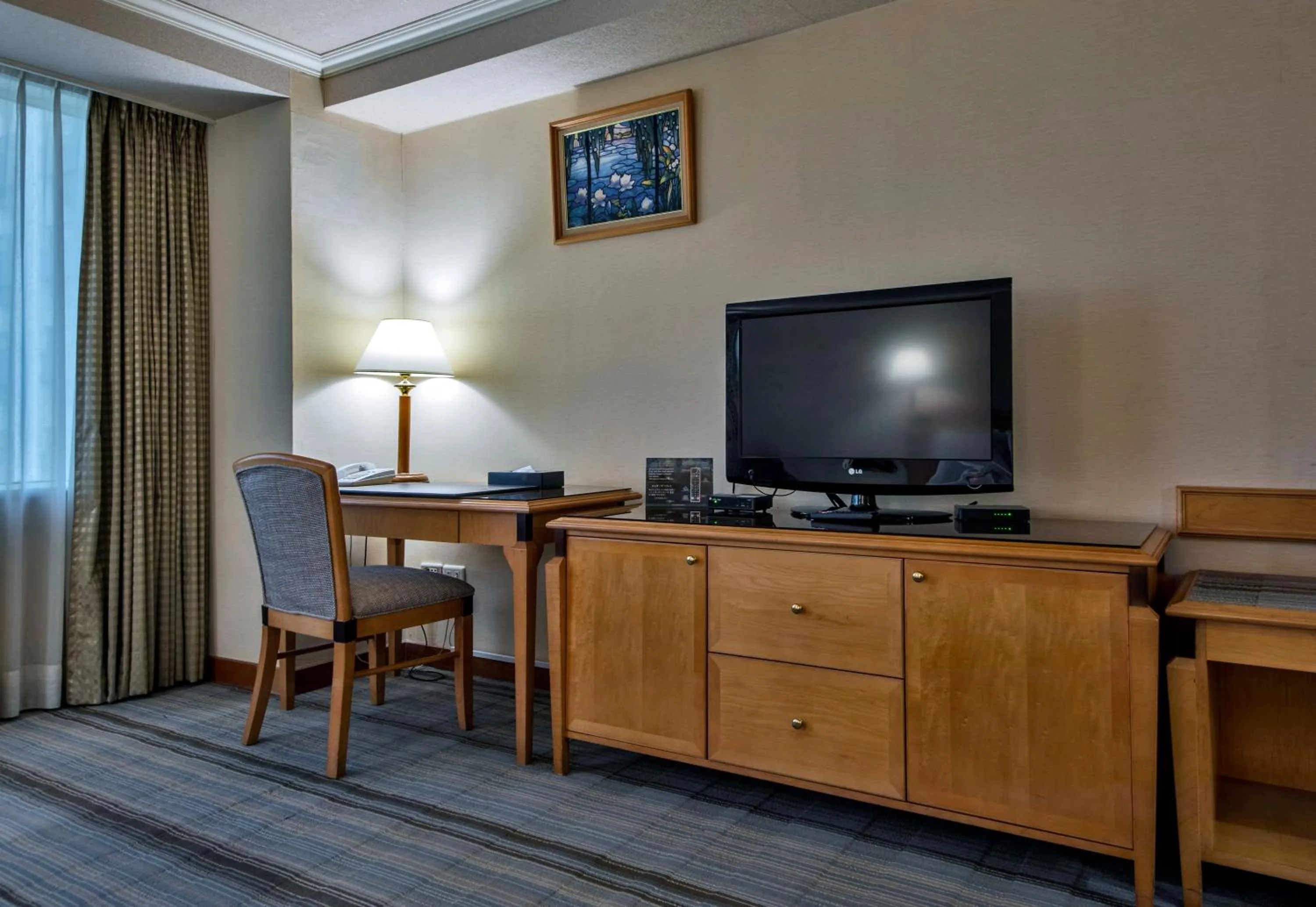 TV and multimedia in The Carlton Hotel Hsinchu