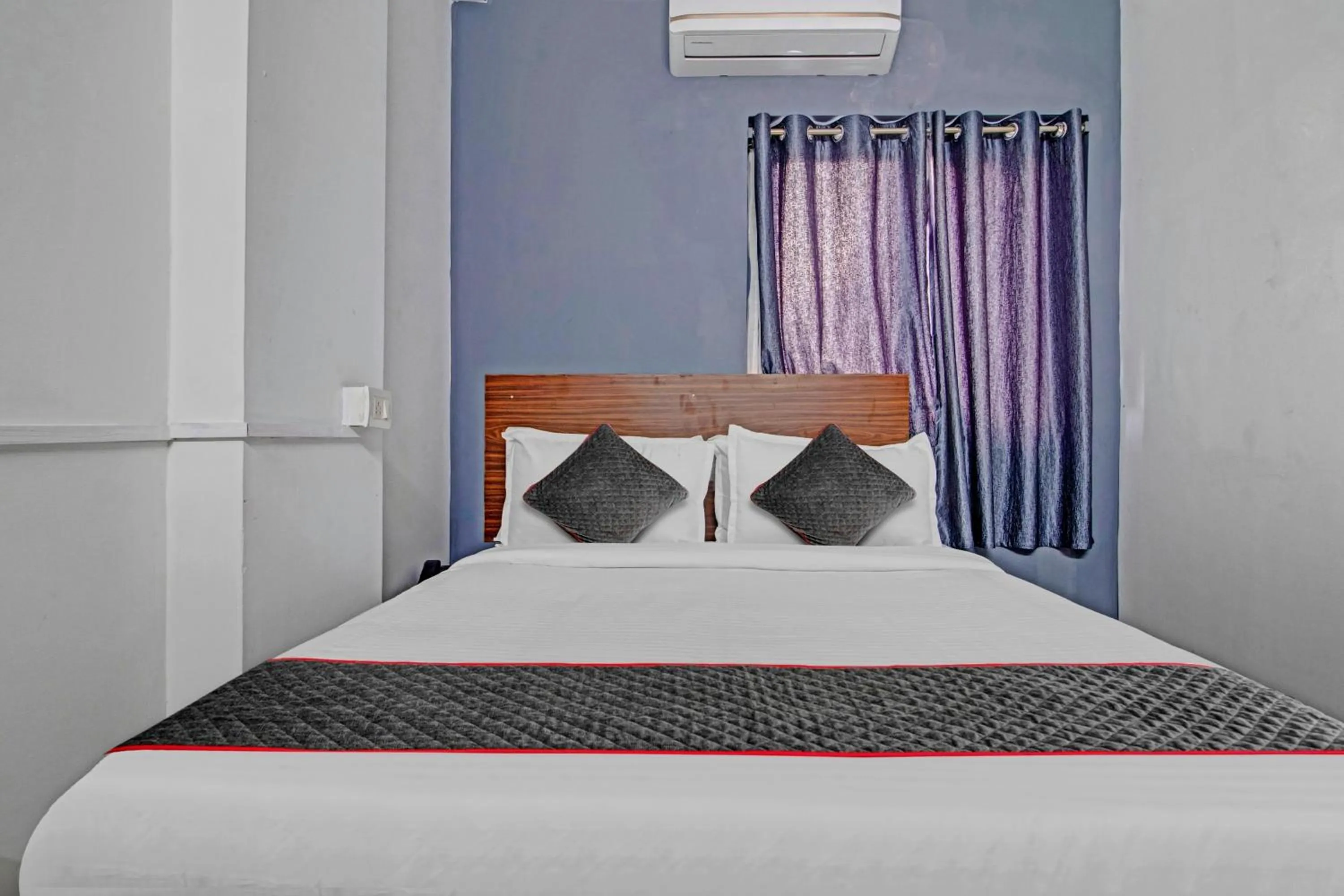 Bedroom, Bed in Hotel O Sunrise