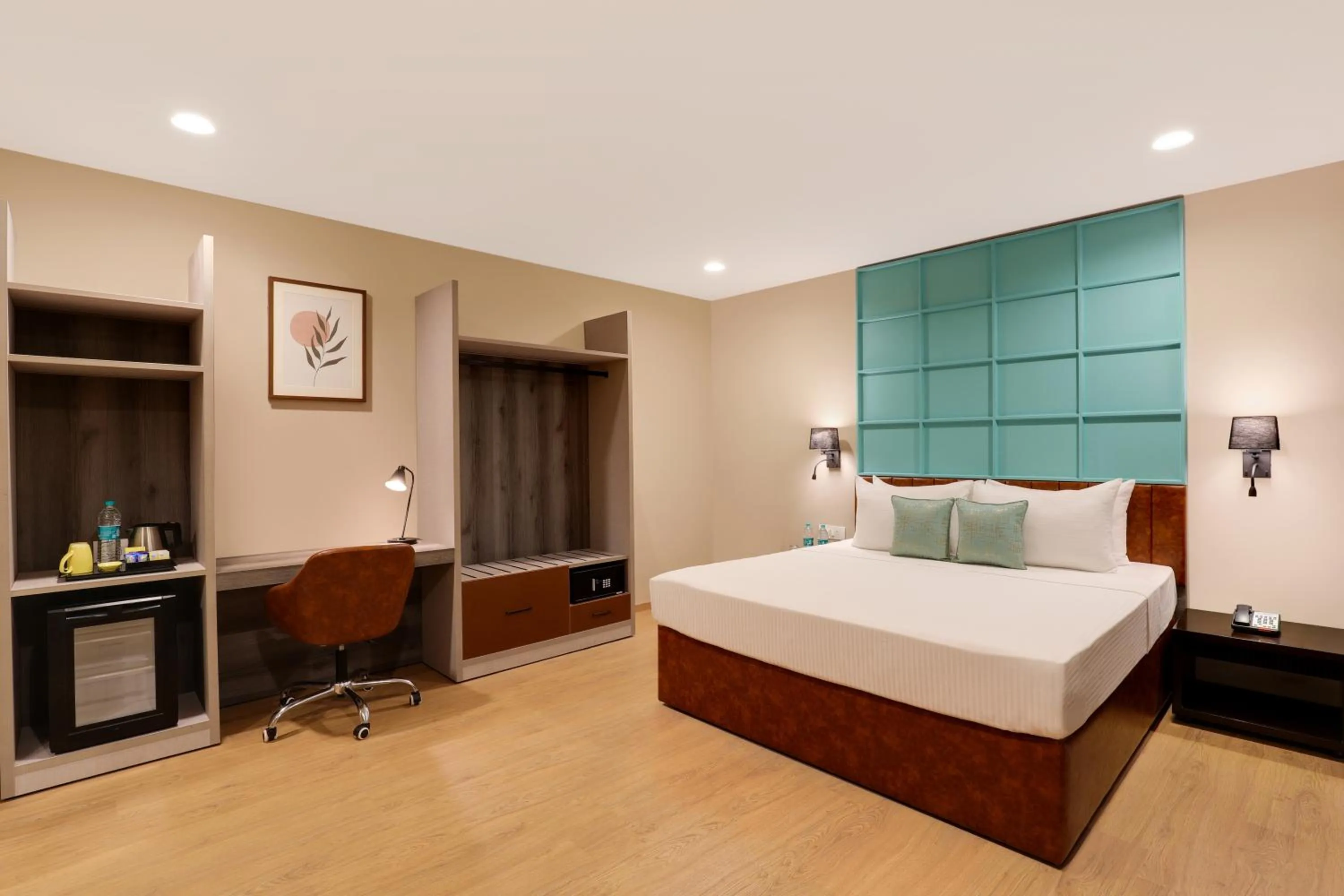 Photo of the whole room, Bed in Lemon Tree Suites, Whitefield, Bengaluru