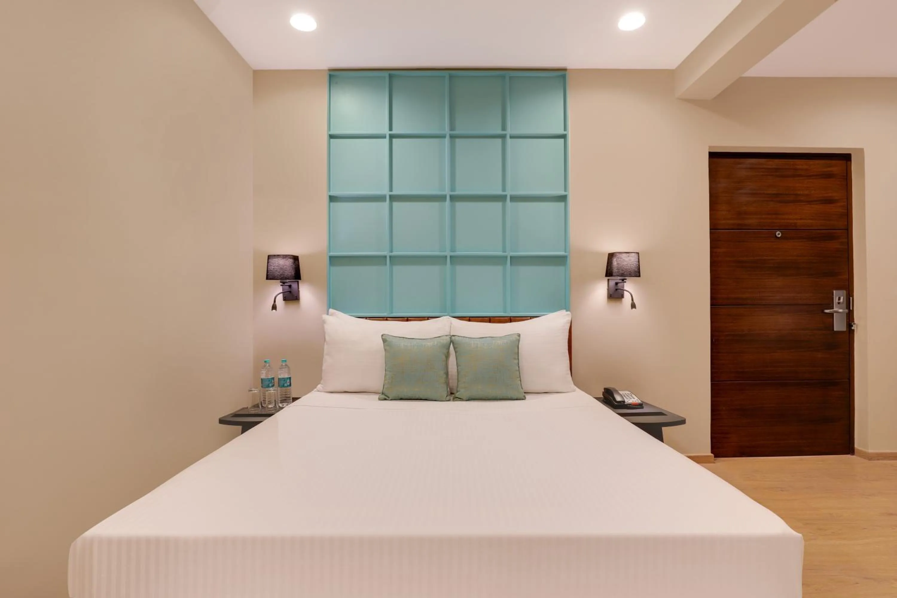 Bedroom, Bed in Lemon Tree Suites, Whitefield, Bengaluru