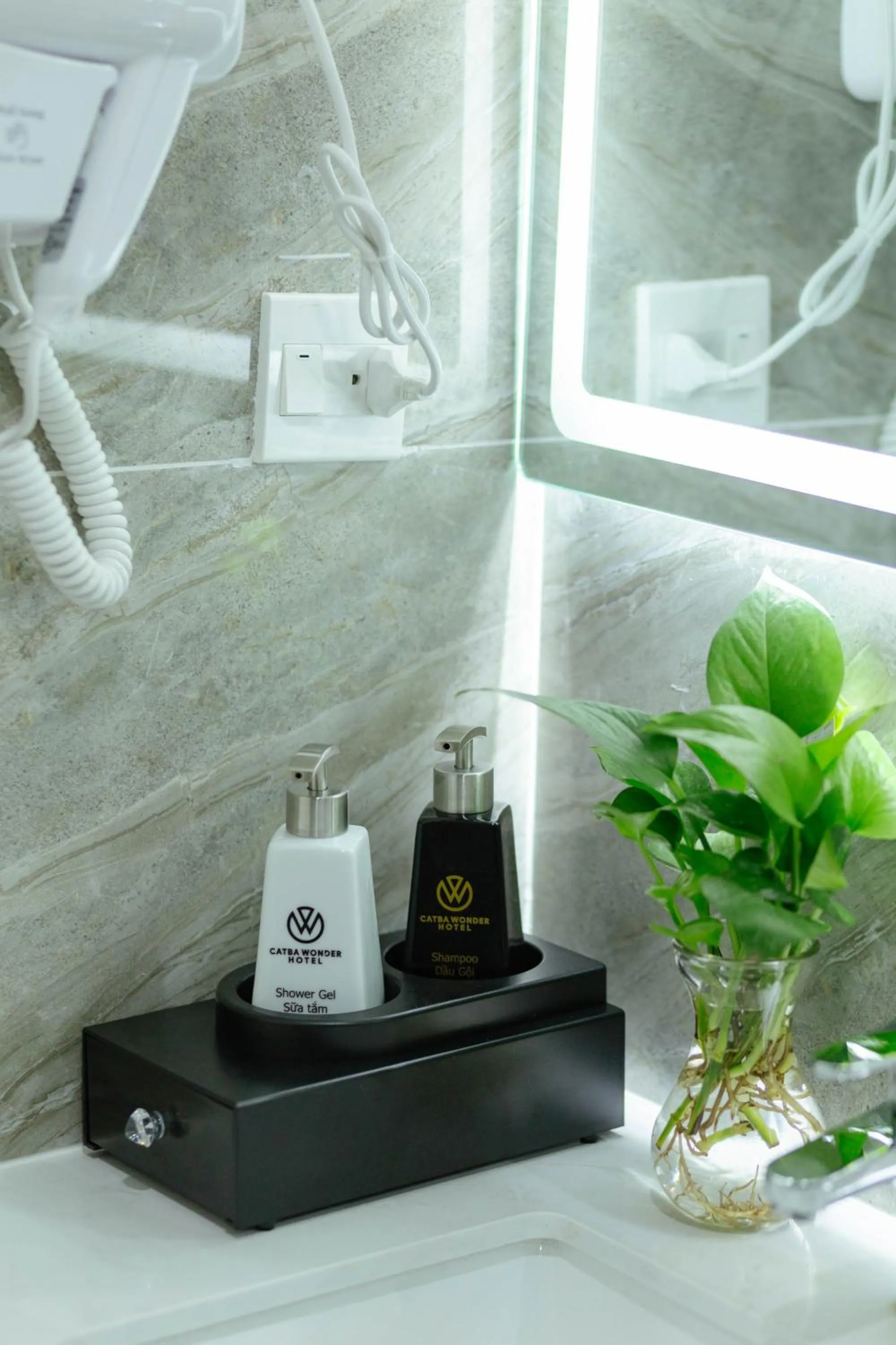 Bathroom in Cat Ba Wonder Hotel