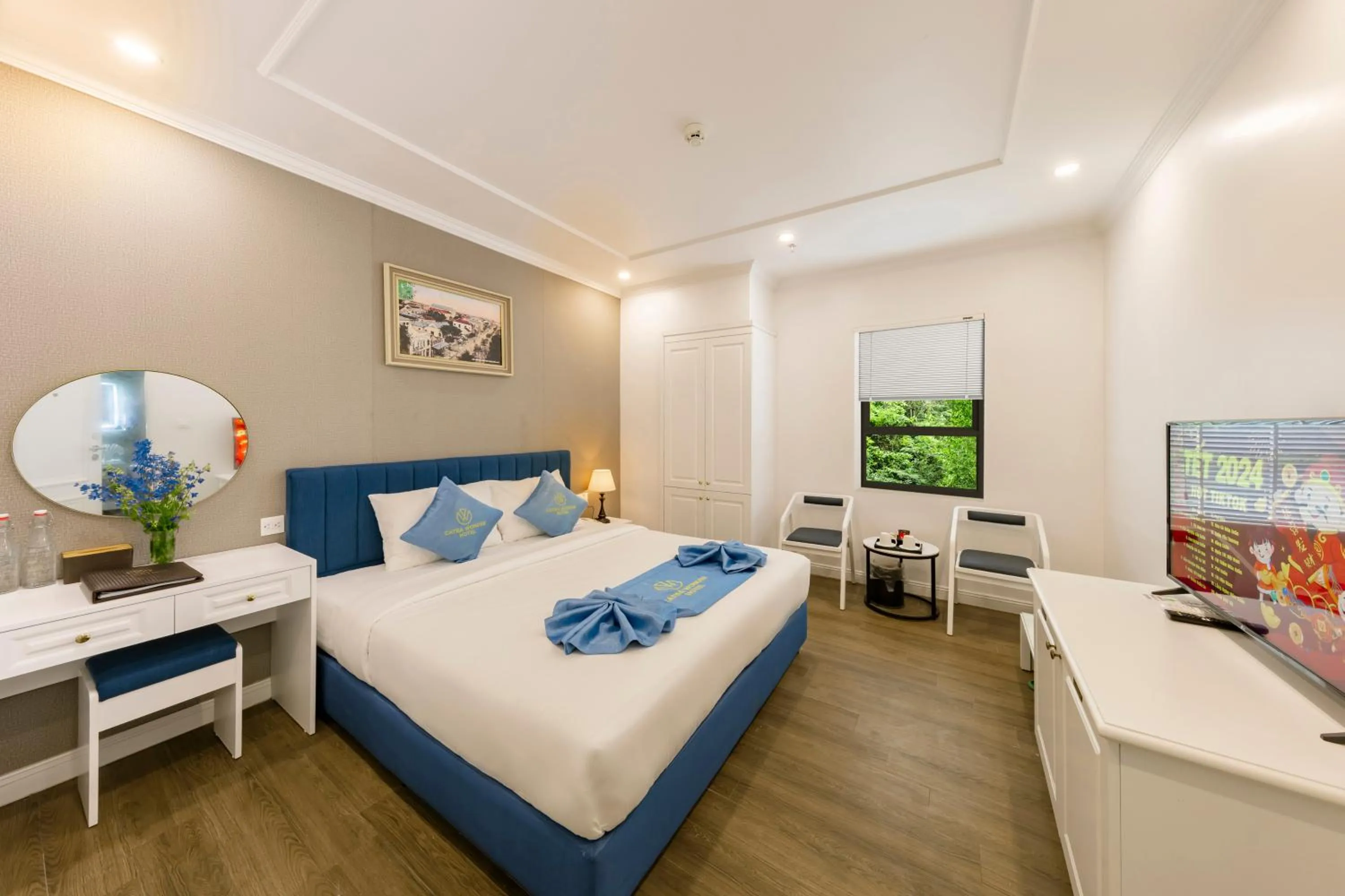 Bed in Cat Ba Wonder Hotel